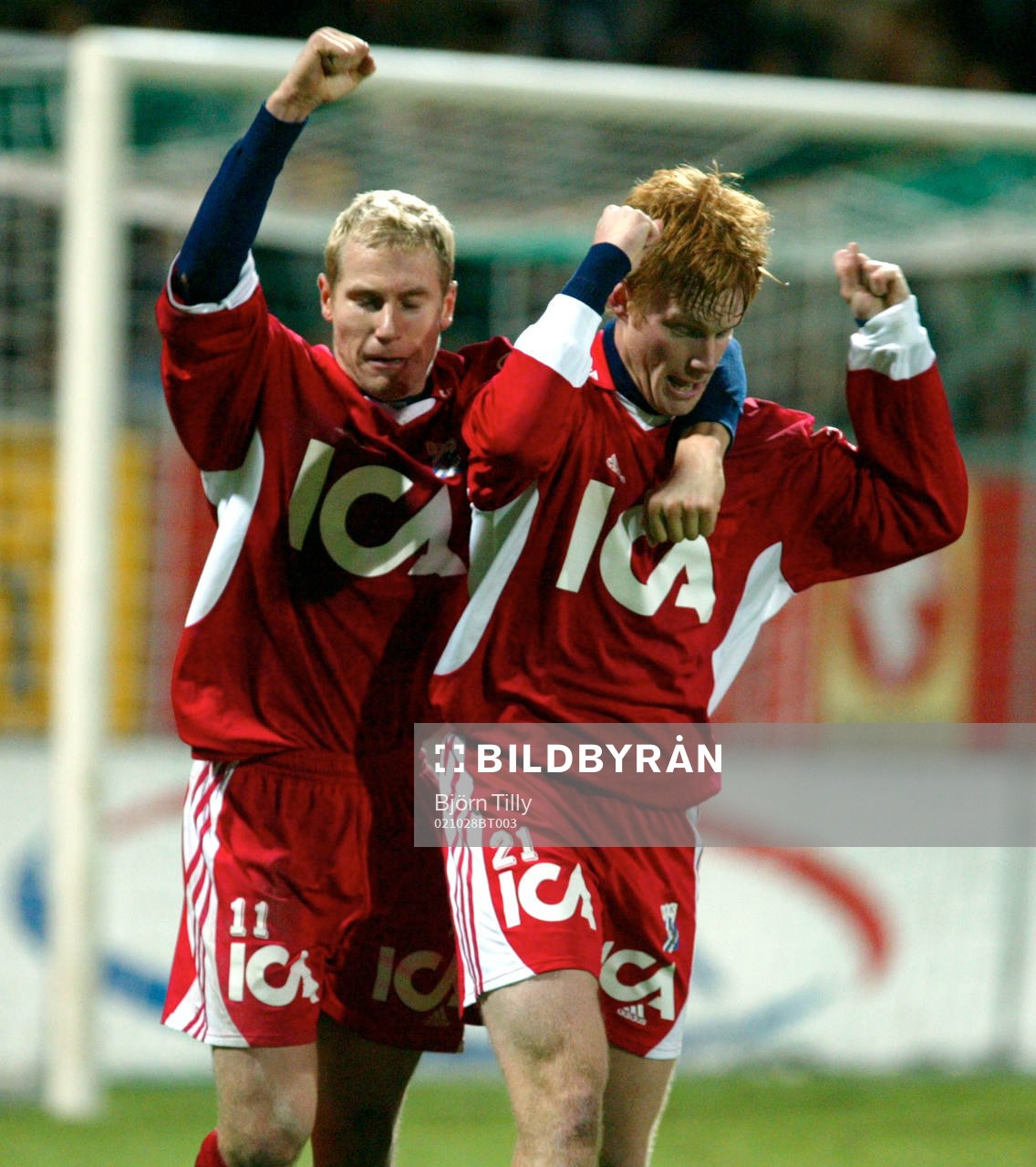  Patric Andersson, Göteborg jublar efter 0-1 målet. Här gratuleras han av Jonas Henriksson.