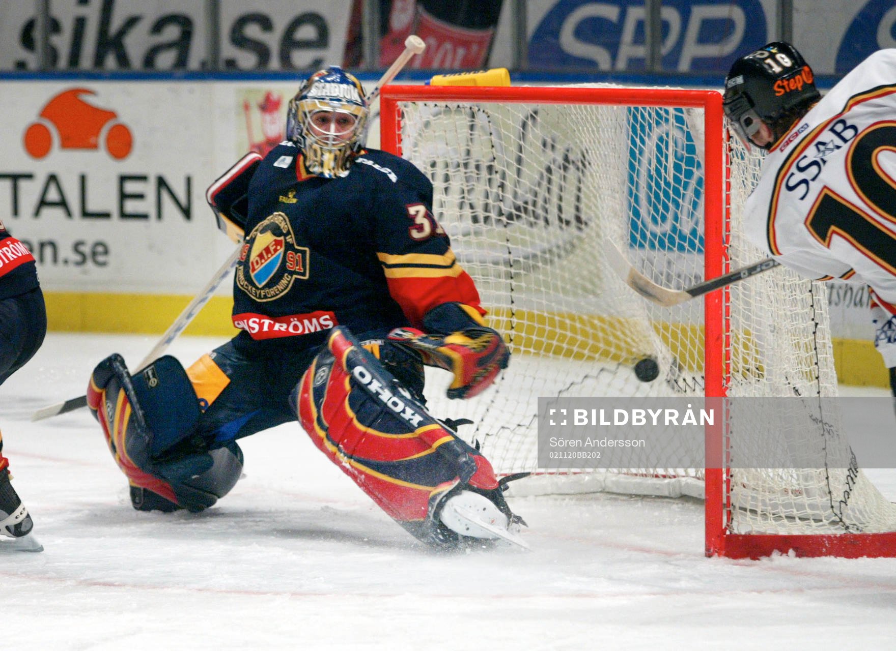 Linus Fagermo, Luleå gör 2-0 bakom Joaquin Gage,