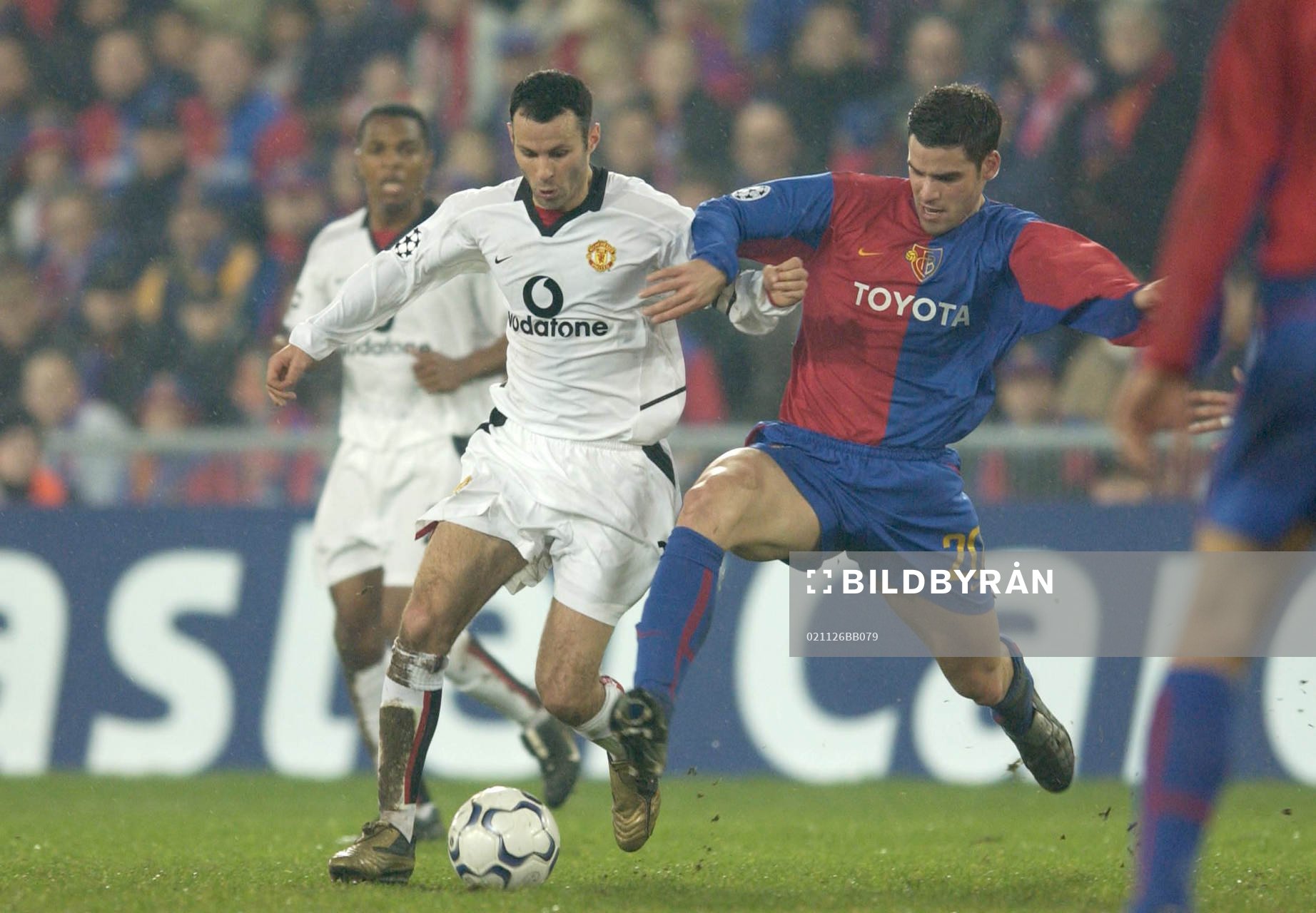 Ryan Giggs, Manchester United och  Bernt Haas, Basel