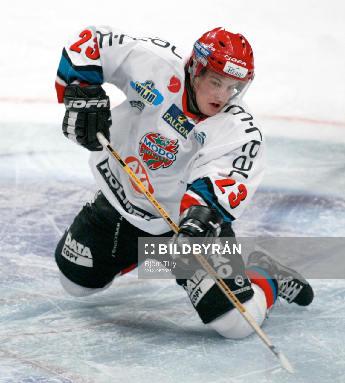 Magnus Hedlund, Modo