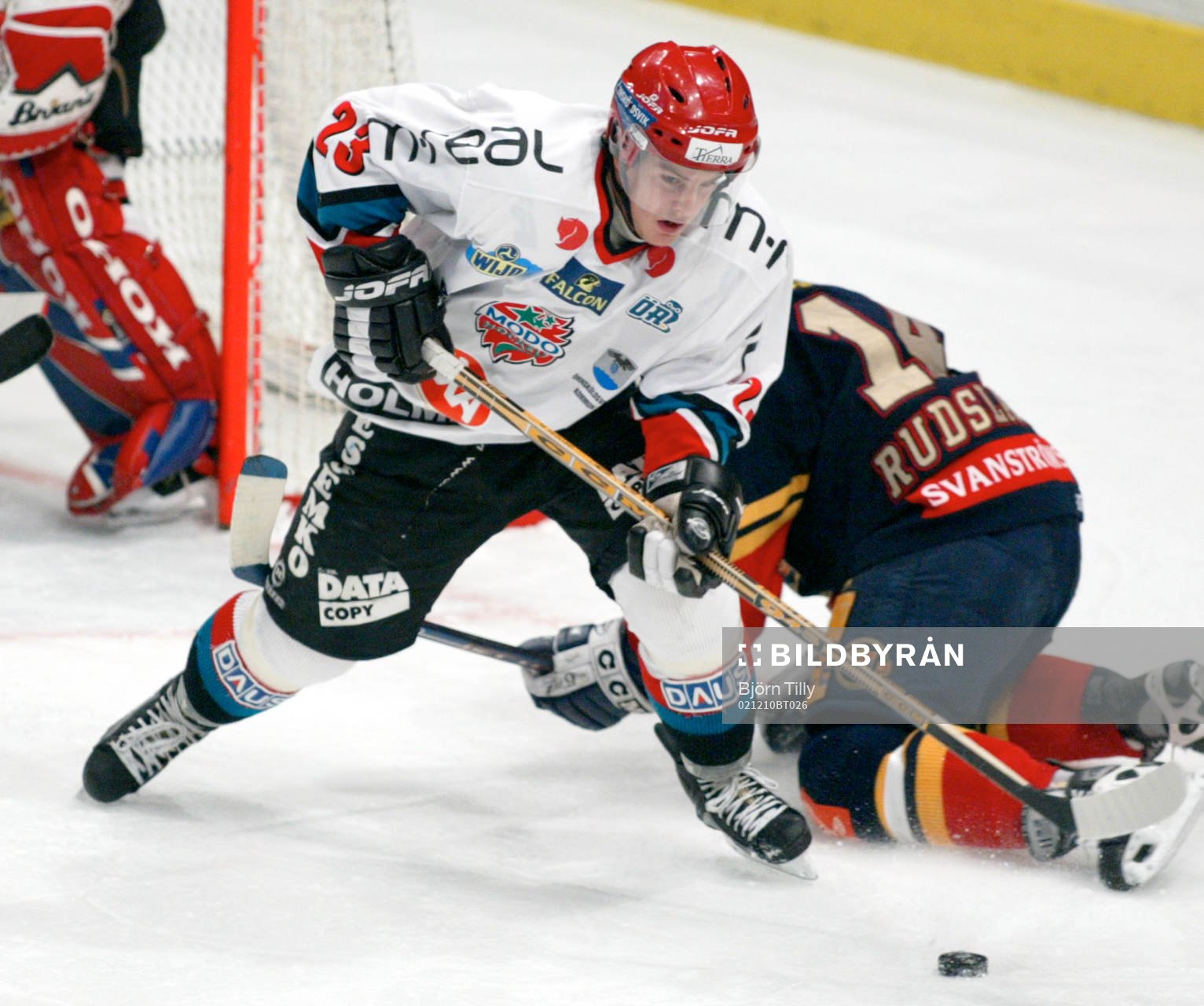 Magnus Hedlund, Modo