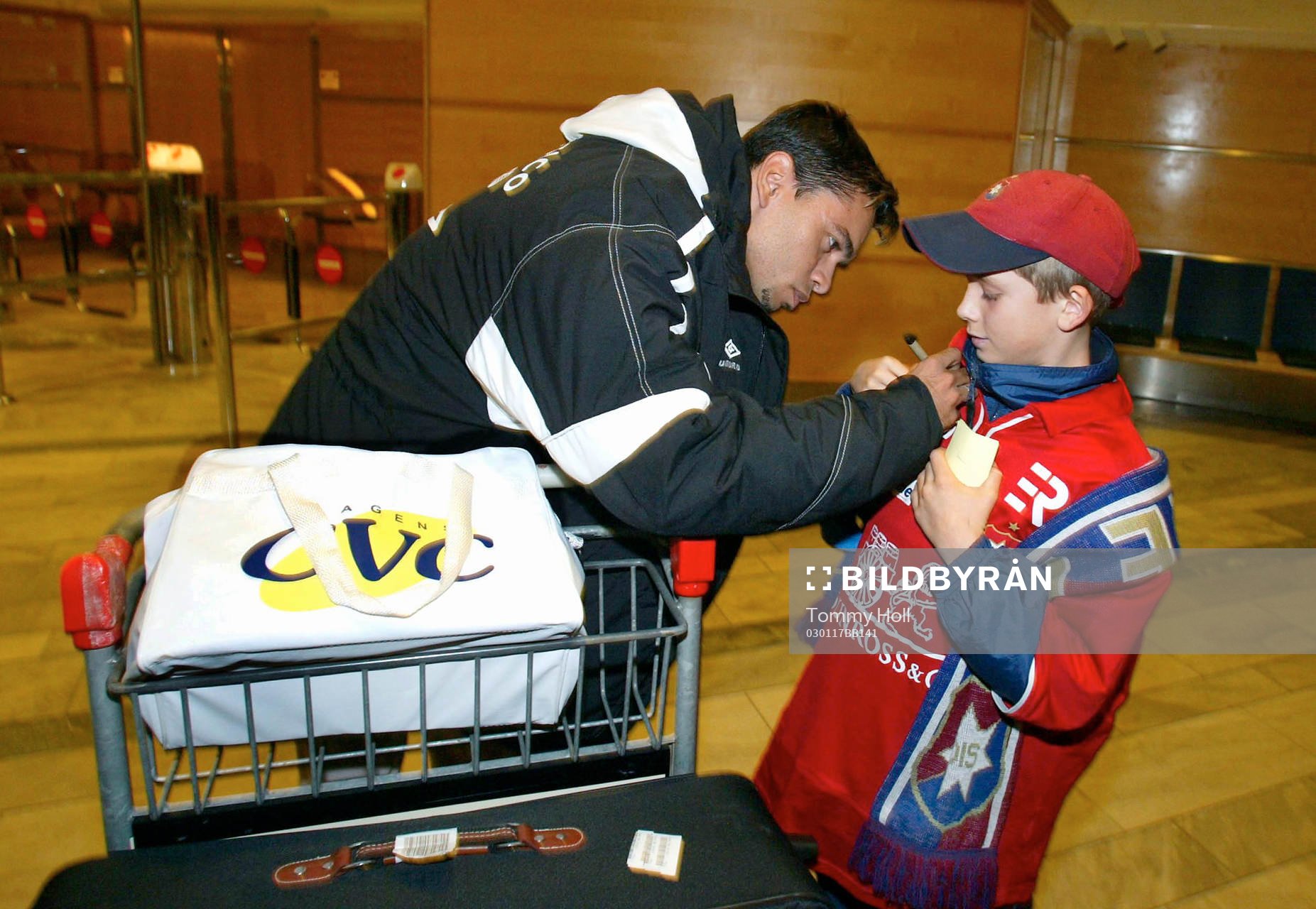 Bosco,   välkomnas av fansen