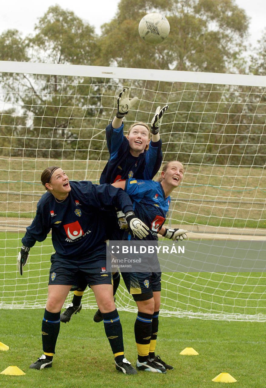 Fotboll Dam. Australia Cup. Målvaktsträning i Canberra.