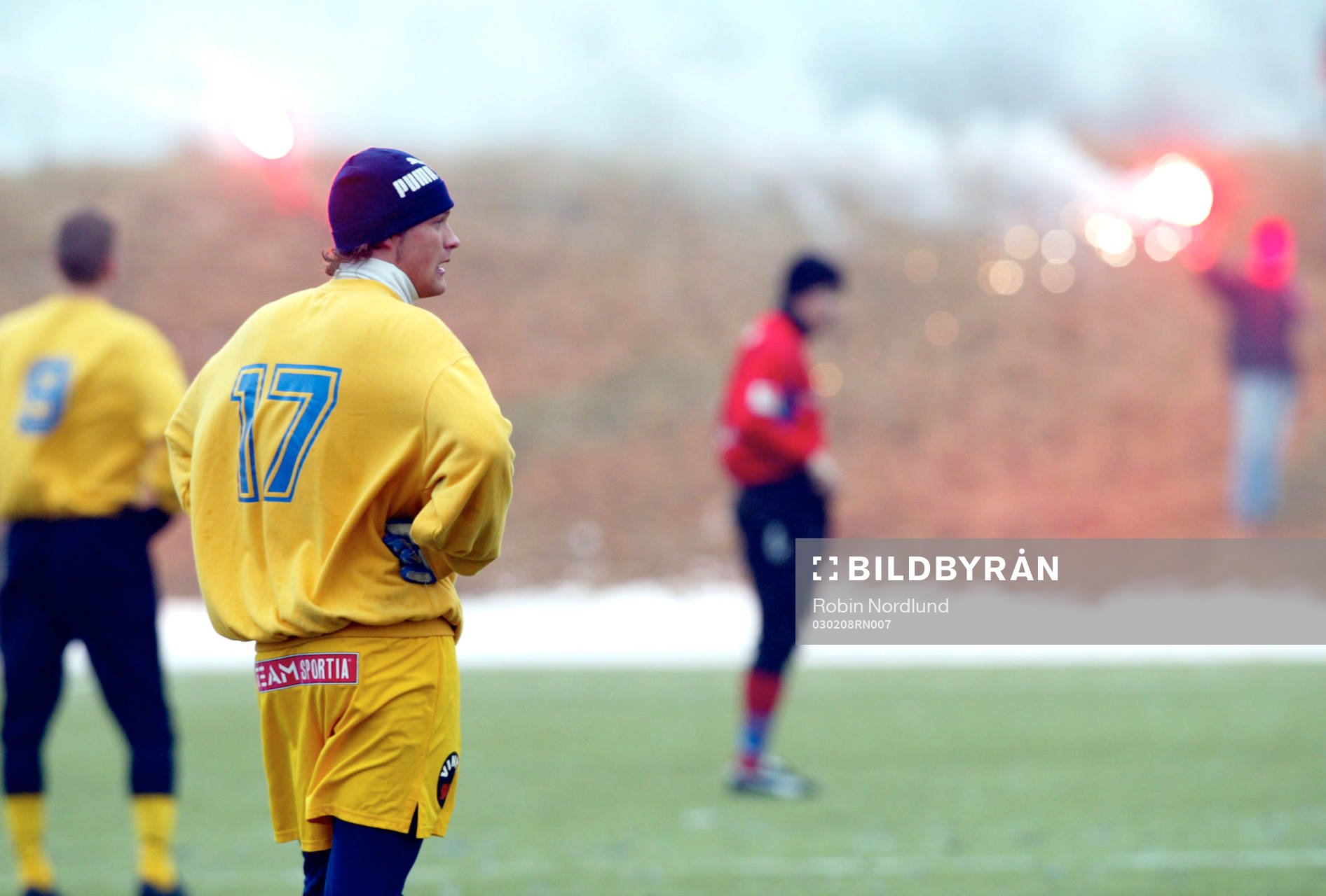 Glenn Andersson i facklornas sken innan matchstart