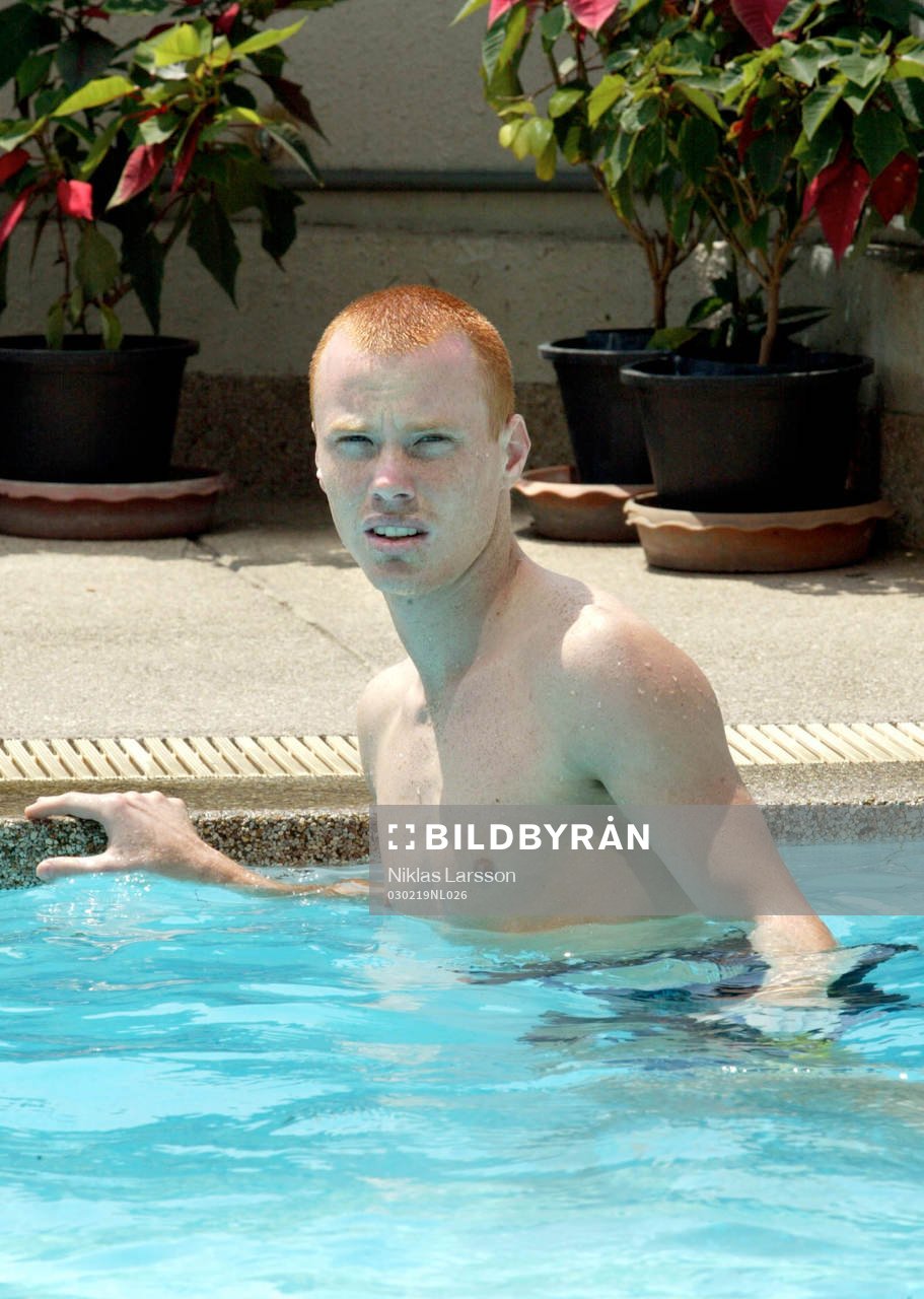 Alexander Farnerud i poolen på morgonens träningspass