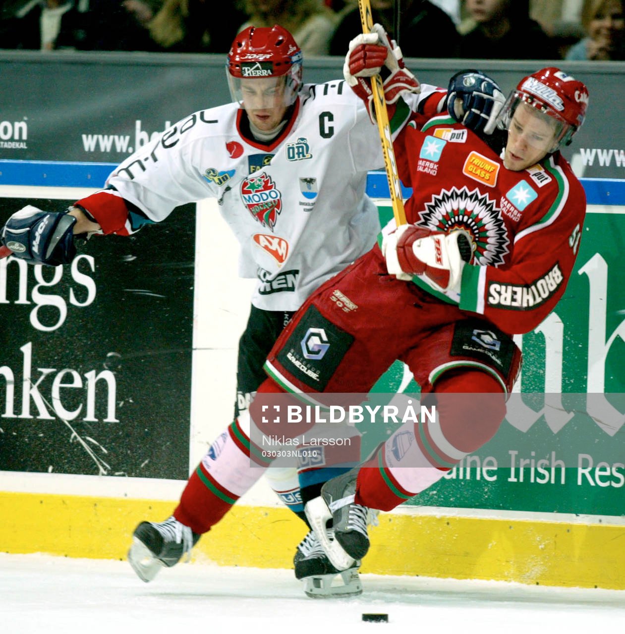 Jens Karlsson, Modo