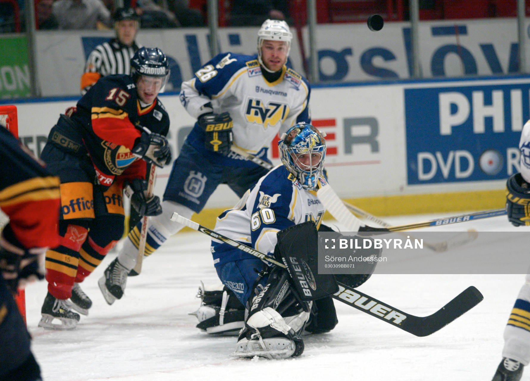 Stefan Liv, målvakt och Timmy Pettersson, HV71 och Juha