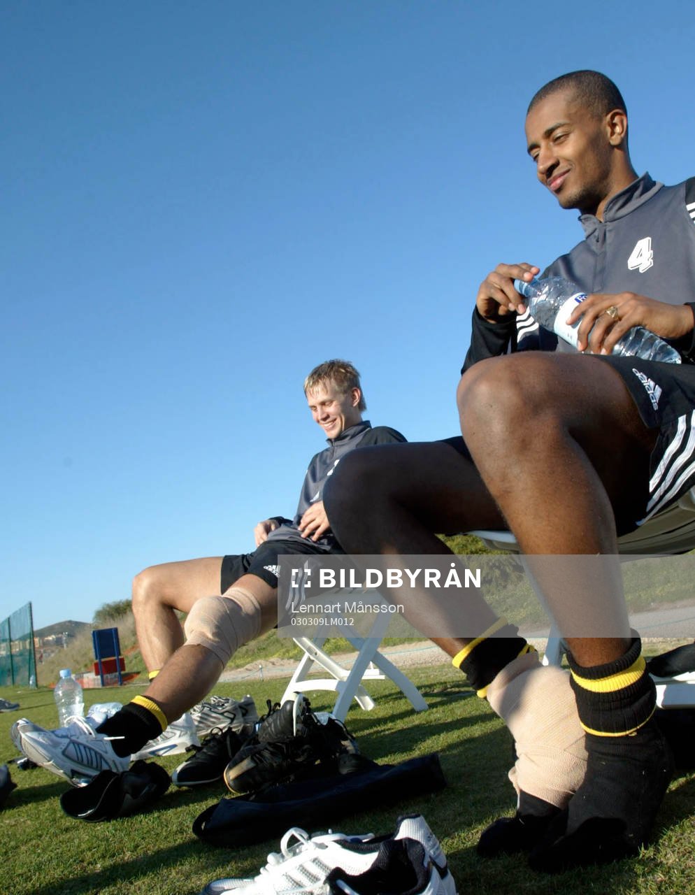  AIK har många skadade, här två som fått lättare smällar och som spelar i morgon, Benjamin Kibebe och Martin Åslund.