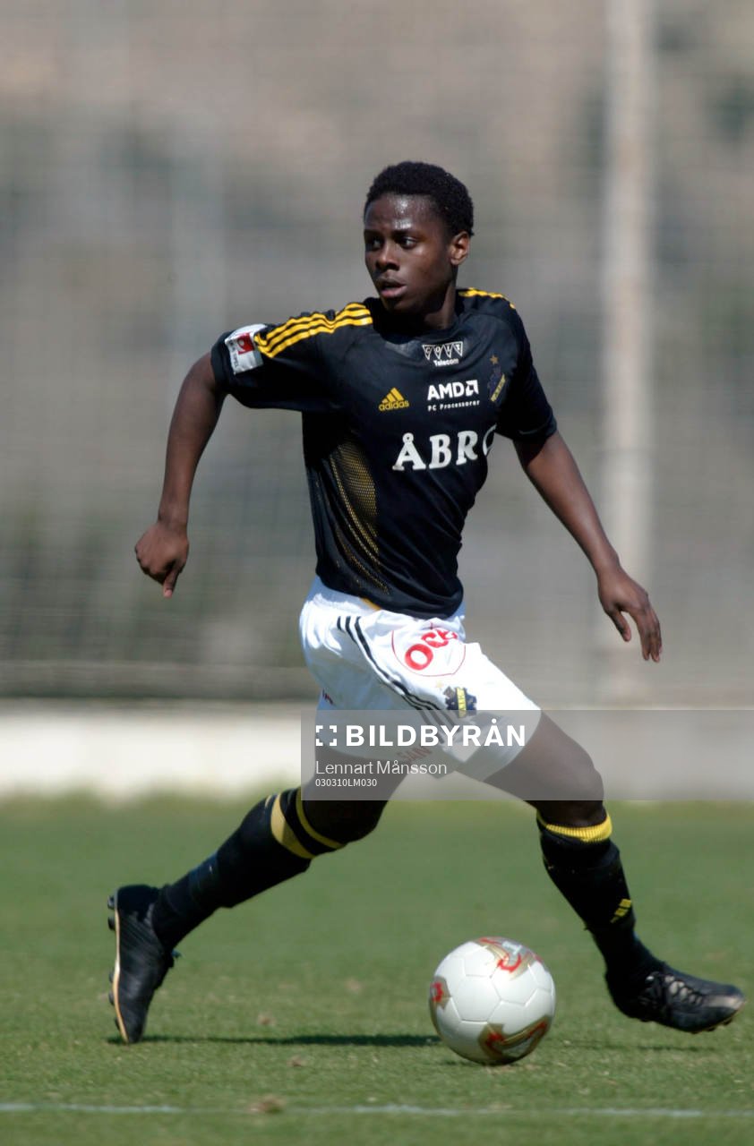 Fotboll, Träningsläger, AIK - Sogndal: Mutumba, en av många juniorer i AIK som inte räckte till denna dag, men vilken talang!