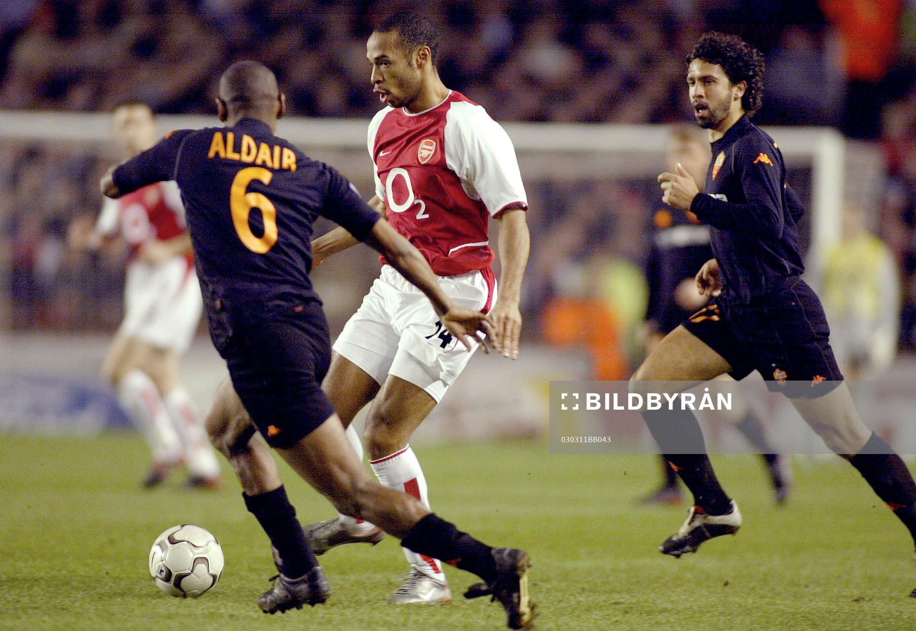  Thierry Henry, Arsenal, och  Damiano Tommasi och Aldair, Roma.