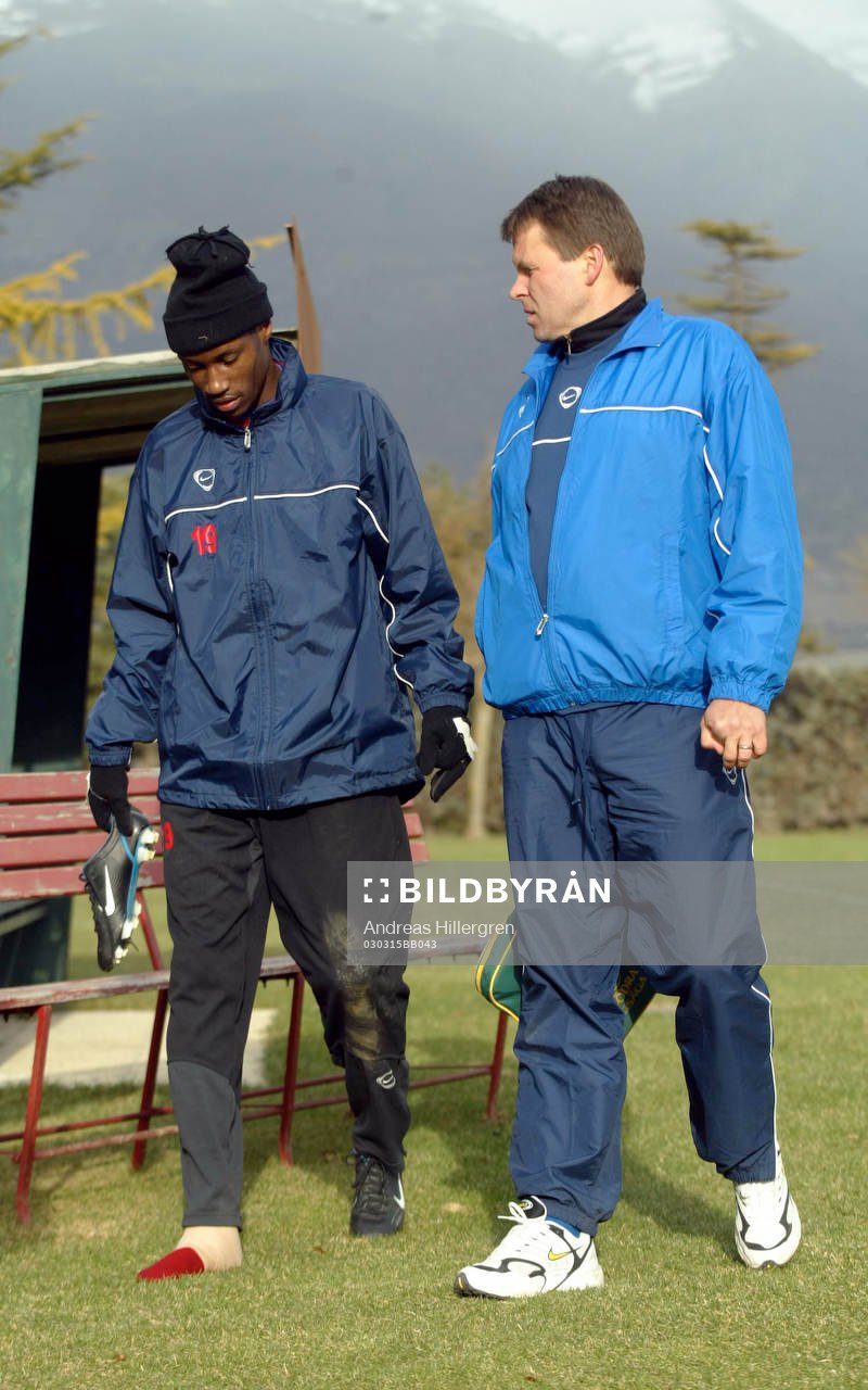 Atiba Hutchinson, skadade sig i höger fot och troligen