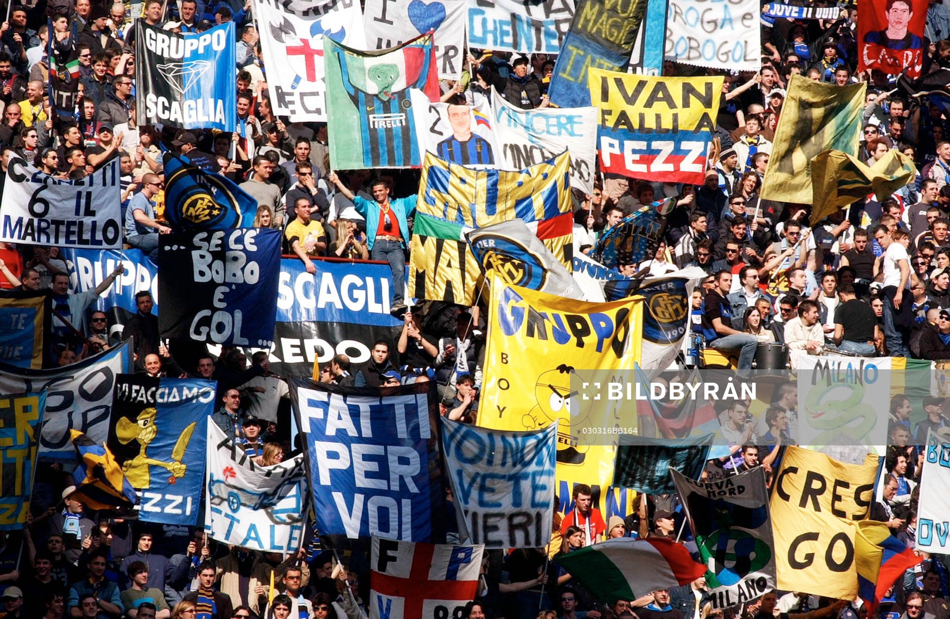 Fans, supporter, läktare, tifo