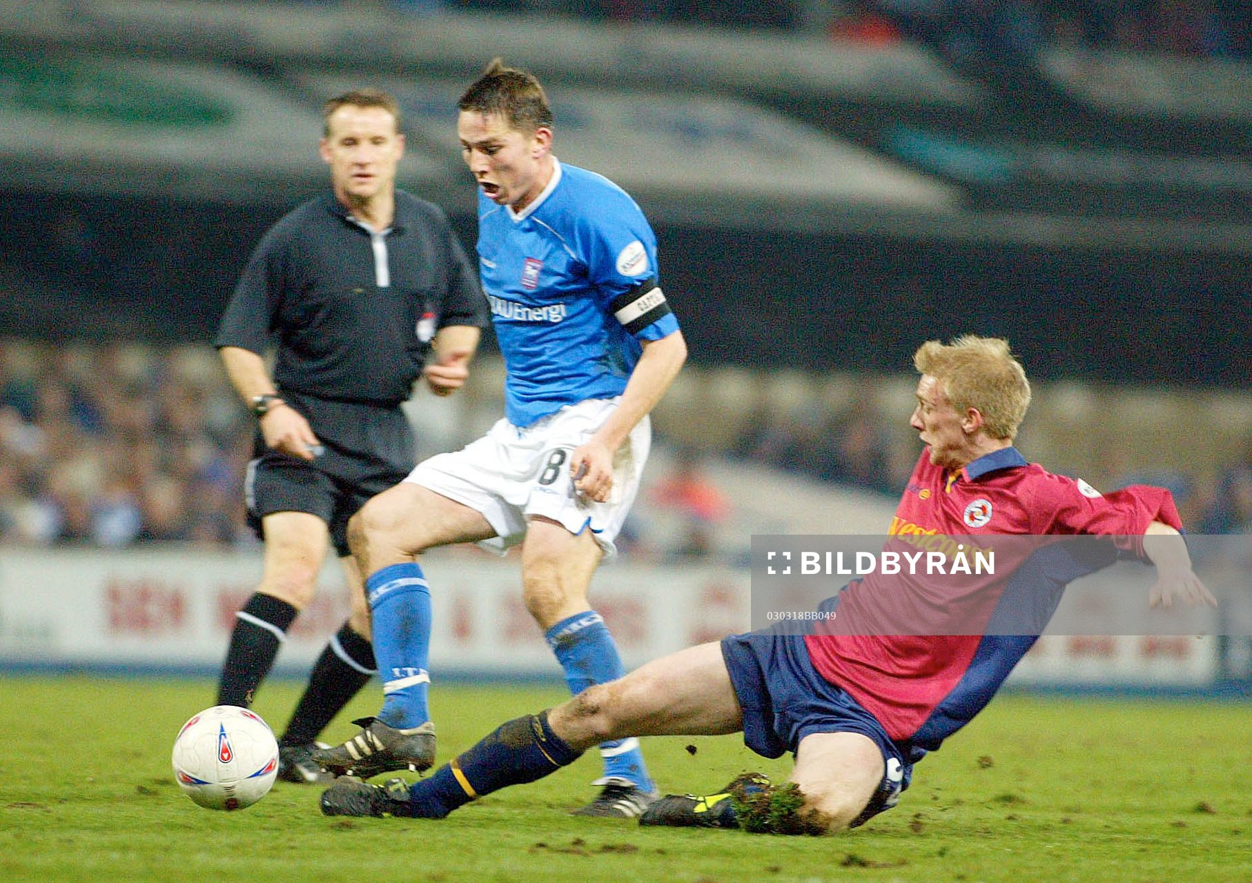 Matt Holland, Ipswich kämpar mot Luke Chadwick, Reading