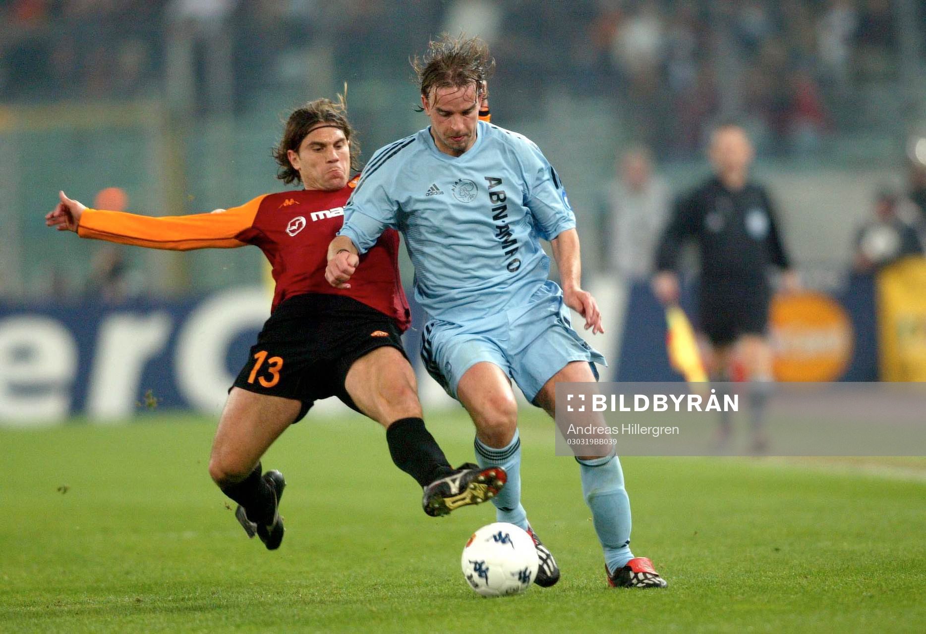  Roma - Ajax, Leonardo Damián Cufre, Roma och Andy Van Der Meyde, Ajax, i närkamp.