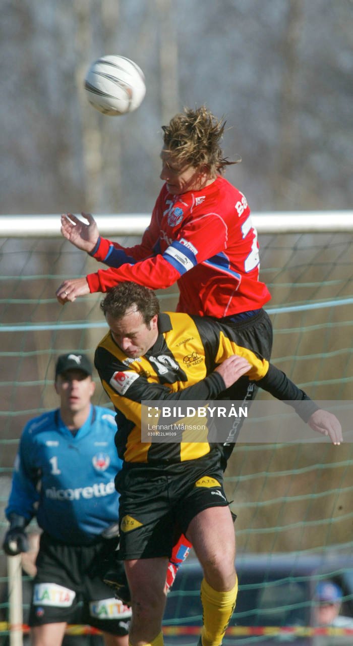 Jesper Jansson nickduellerar mot Peter Vougt