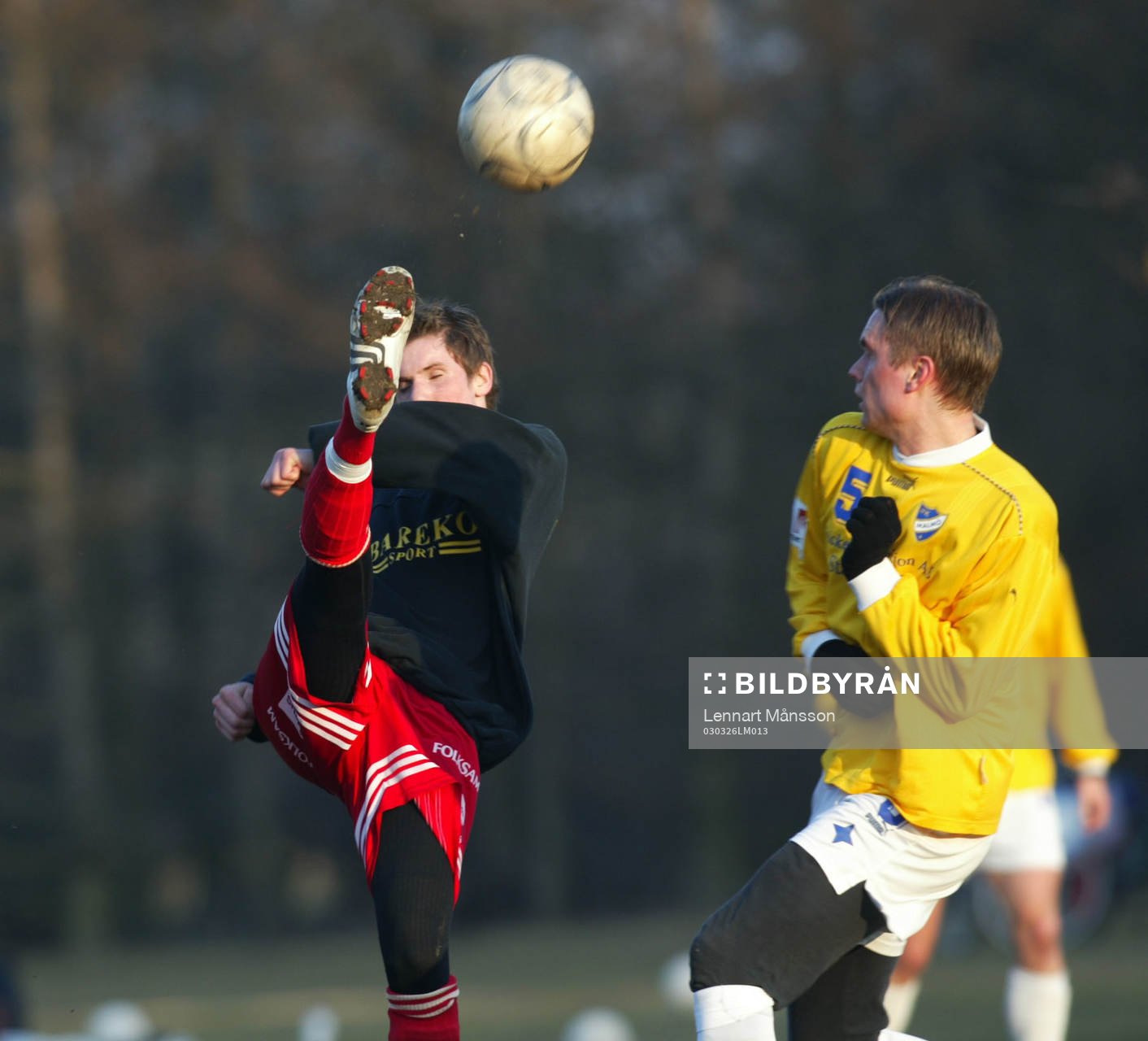 Peter Olsson, IFK Hässleholm, skjuter högt
