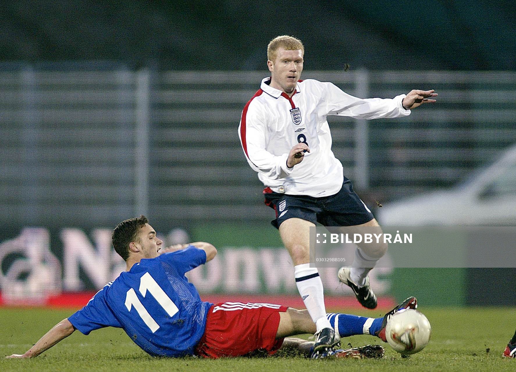 Paul Scholes, England och Andreas Gerster, Leichtenstein