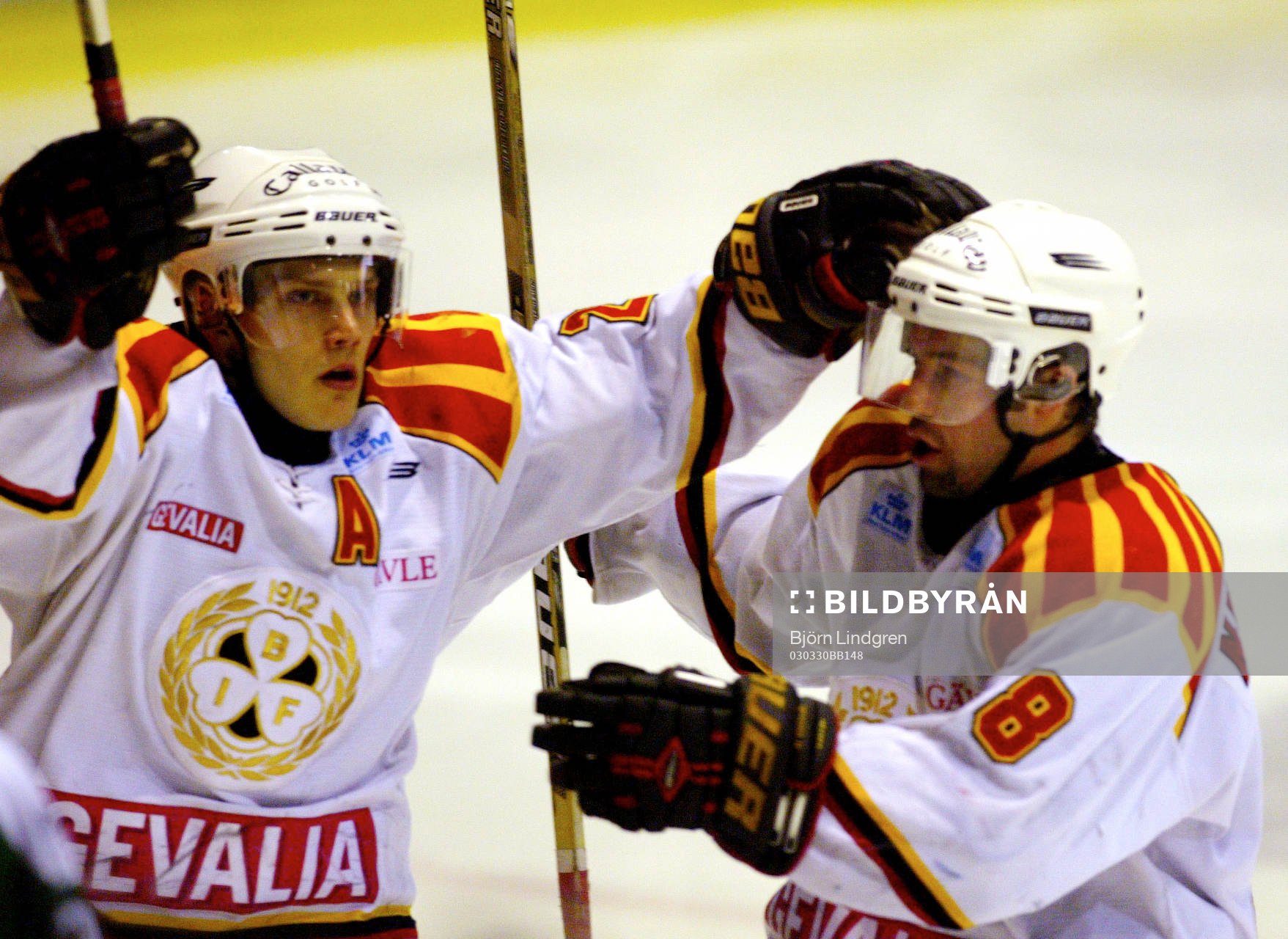Robert Kyrö, Brynäs gratuleras till sitt 1-3-mål av