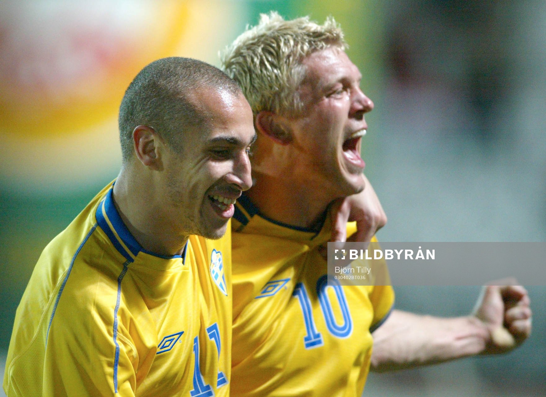  Henrik Larsson och Marcus Allbäck jublar efter 0-2 målet. Jubel.