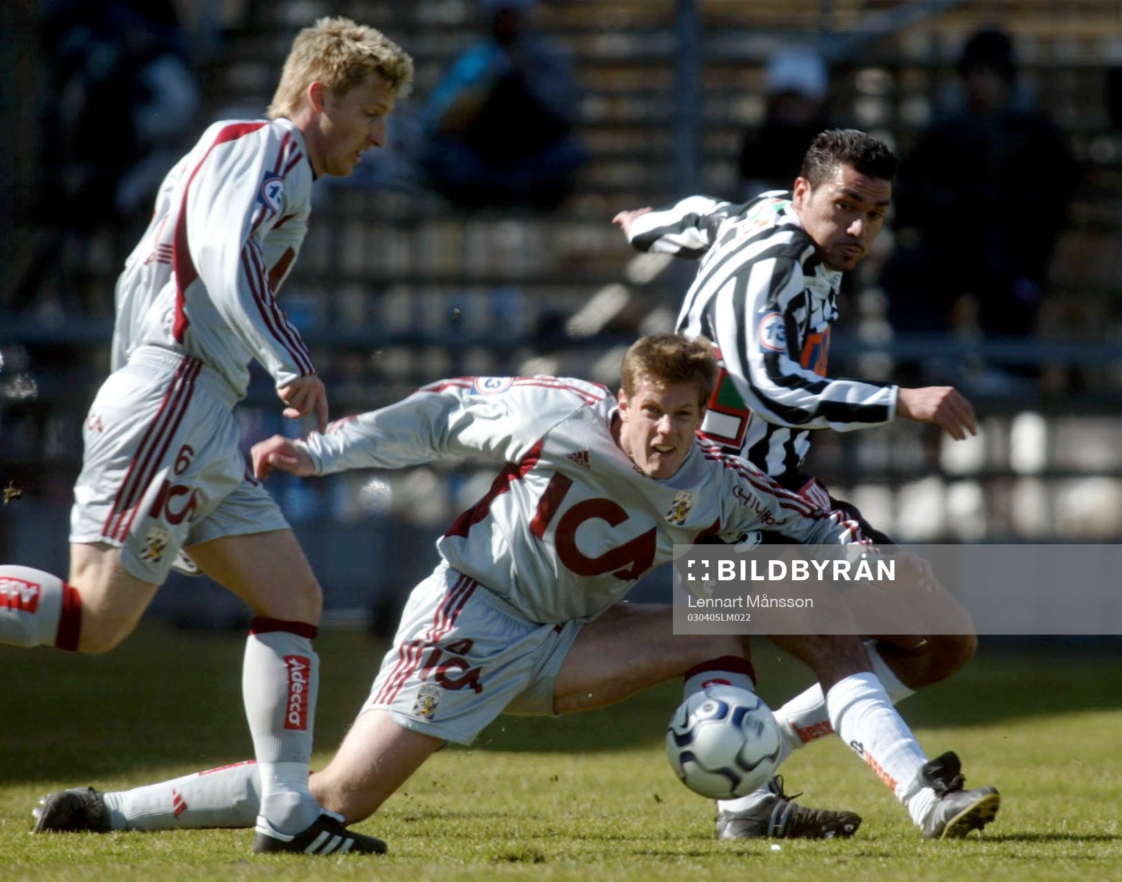 Gabriel Ucar trycker ner Sebastian Johansson