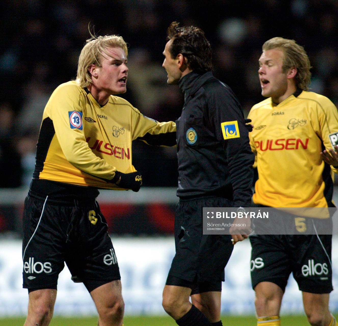  Fredrik Stenman, Elfsborg visa domaren Miro Ukalovic att det inte var straff.