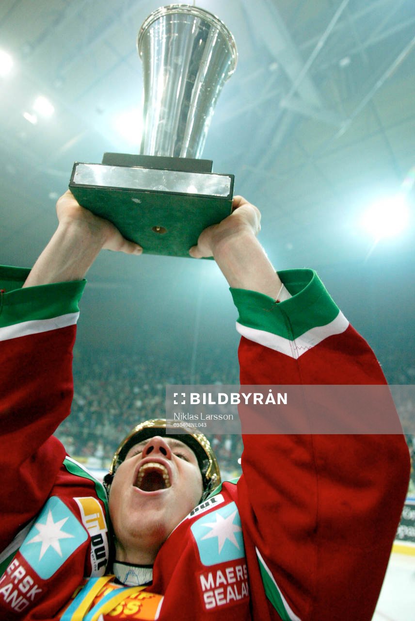 Frölunda svenska mästare! Alexander Steen lyfter bucklan