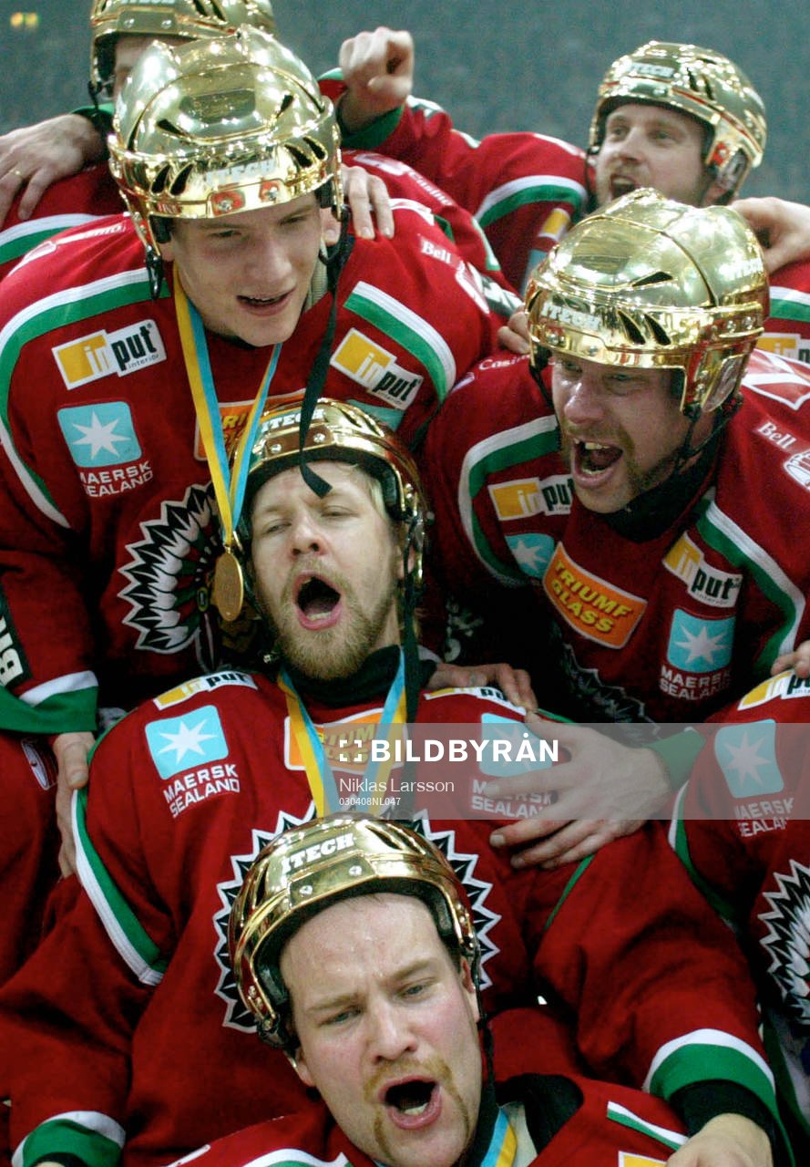 Frölunda  svenska mästare! Tomi Kallio i mitten och
