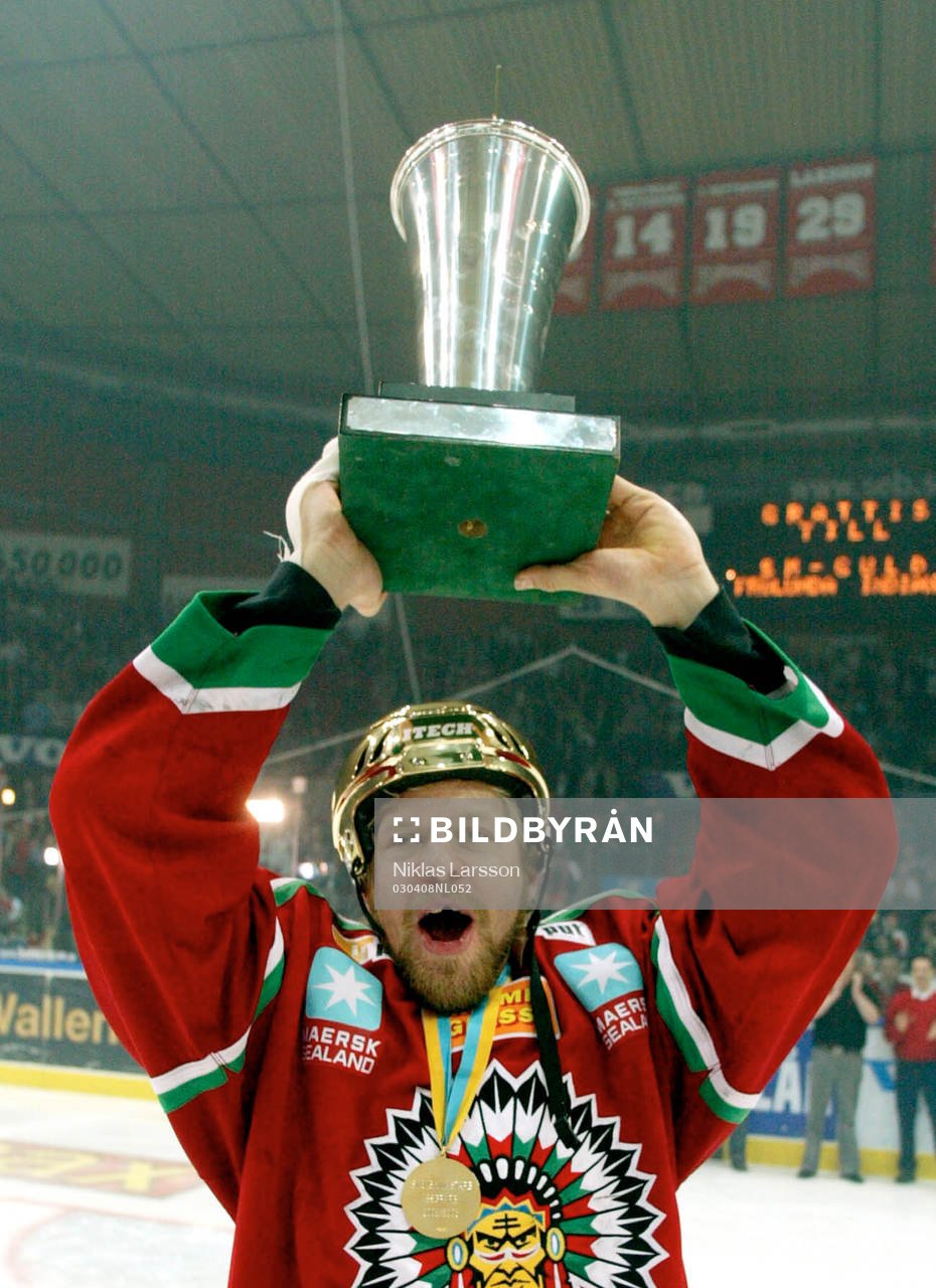 Frölunda svenska mästare! Tomi Kallio med bucklan