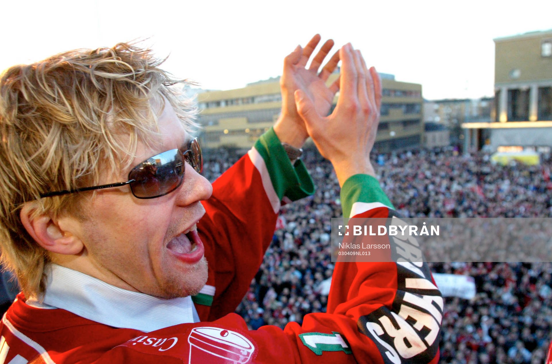Ishockey, Elitserien, Frölunda svenska mästare! De firas