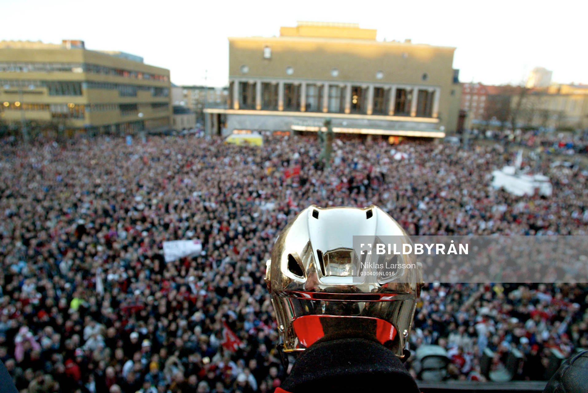 Ishockey, Elitserien, Frölunda svenska mästare! De firas