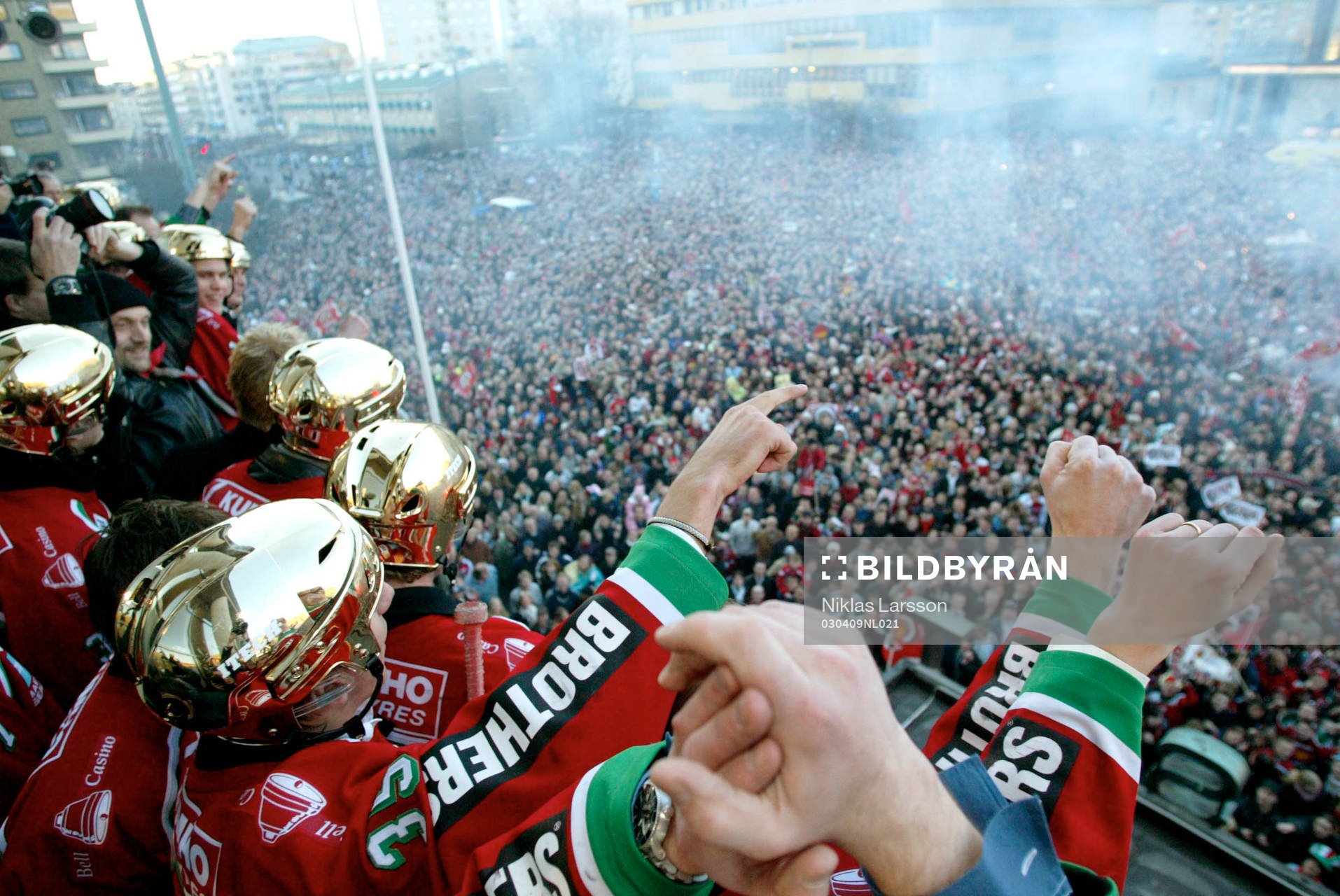 Ishockey, Elitserien, Frölunda svenska mästare! De firas