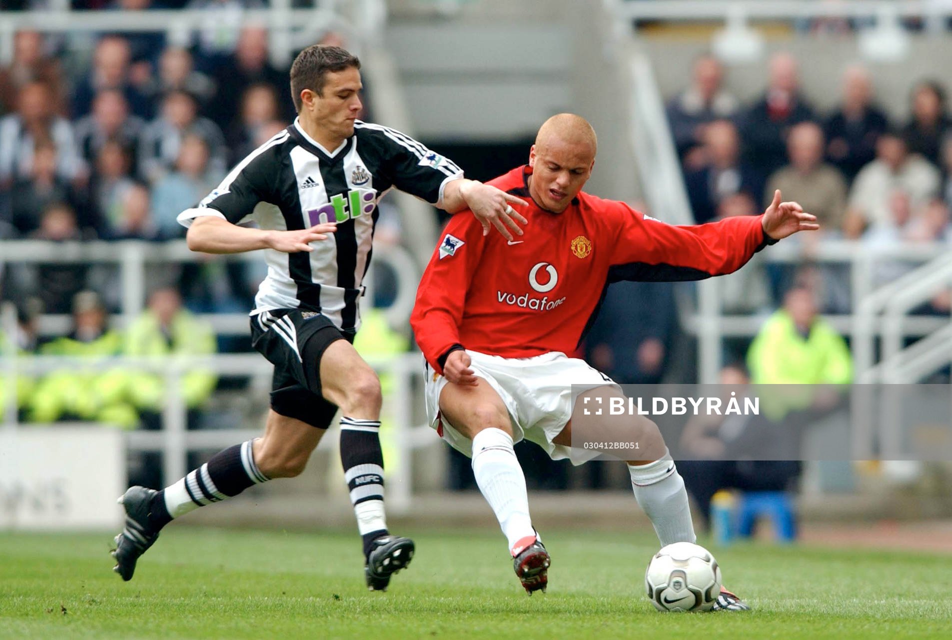 Wes Brown, Manchester mot Laurent Robert, Newcastle