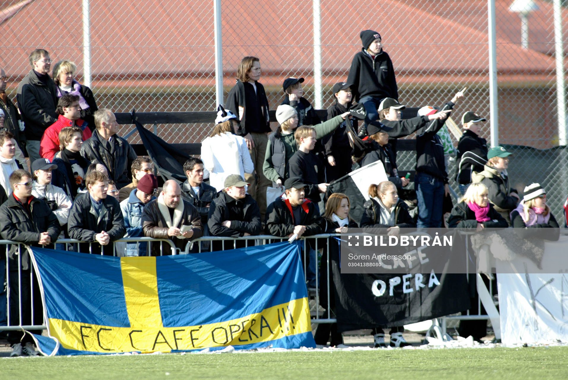 Supporter, Café Opera