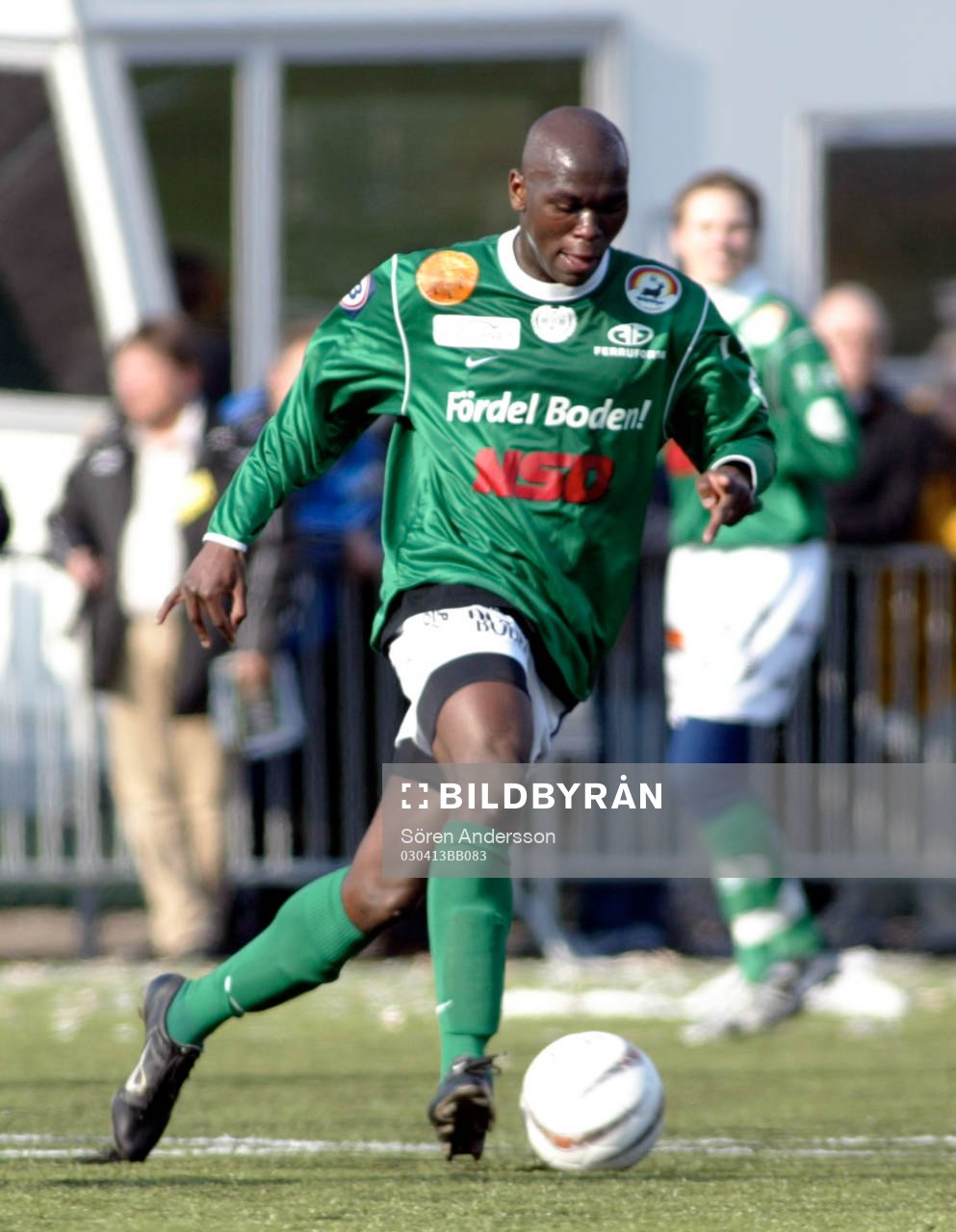 Destin Makumbu, Boden