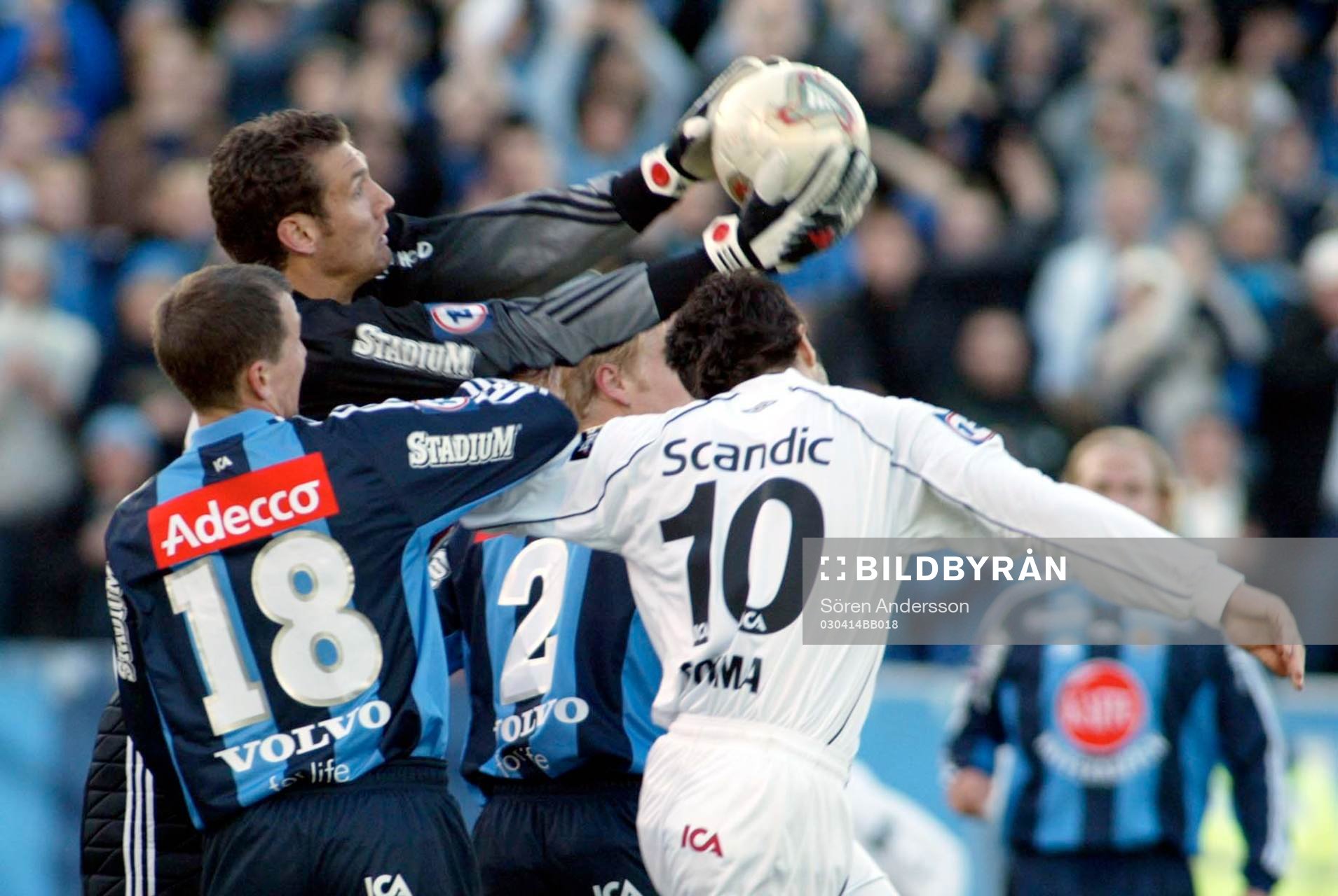 Andreas Isaksson, målvakt, Djurgården och Sharbel Touma,