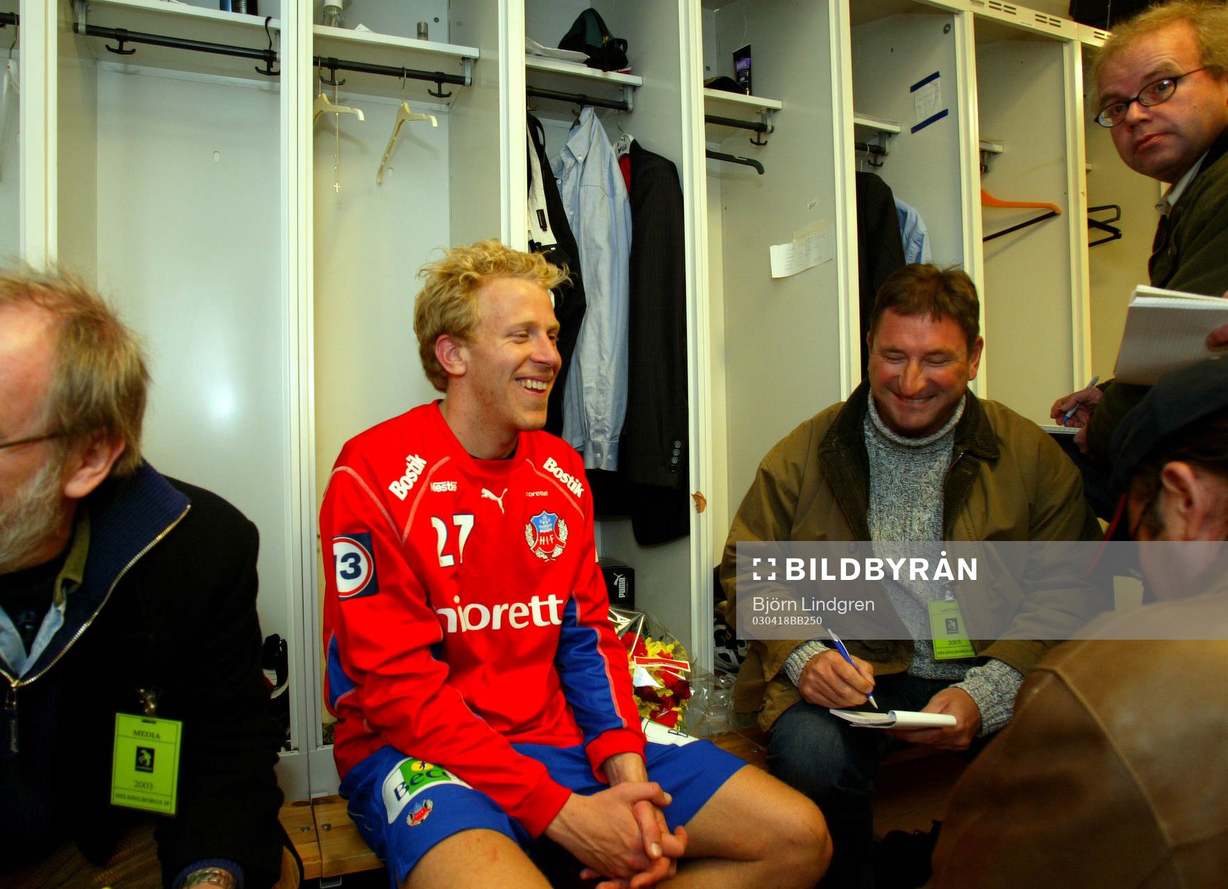 En nöjd match-hjälte, Gustav Andersson pratar med pressen