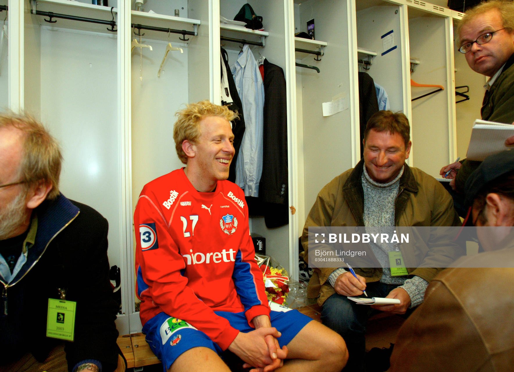 En nöjd match-hjälte, Gustav Andersson pratar med pressen