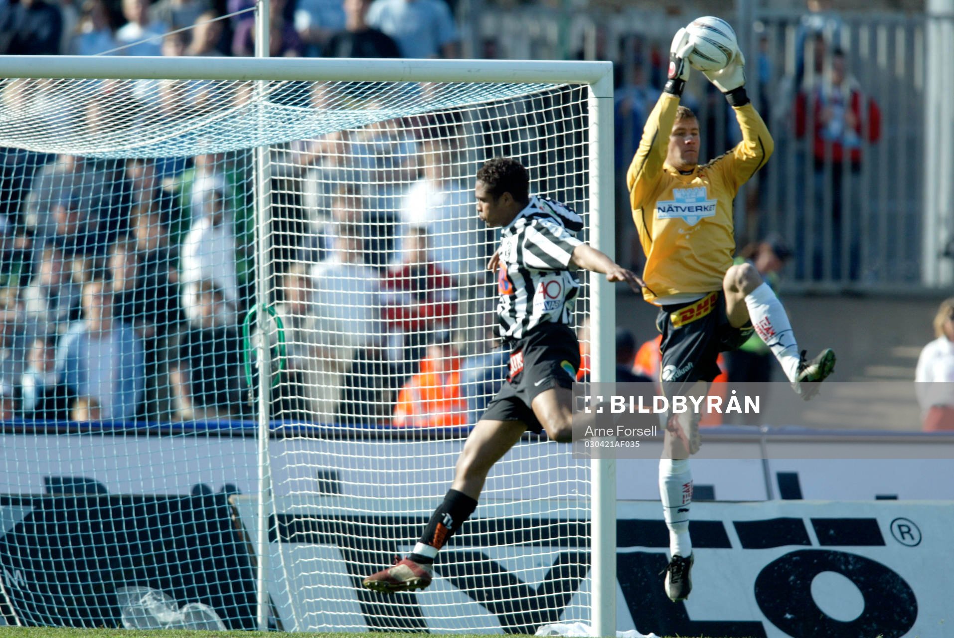 MFF:s Lee Baxter, målvakt,  räddar framför, Daniel