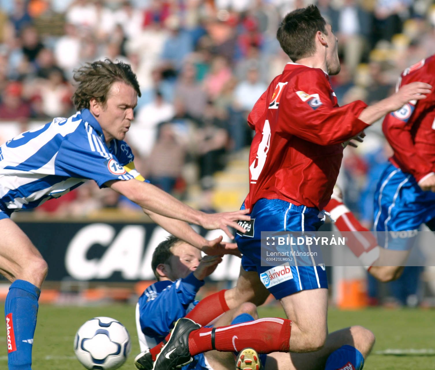 Visst är det straff. Magnus Erlingmark knuffar omkull