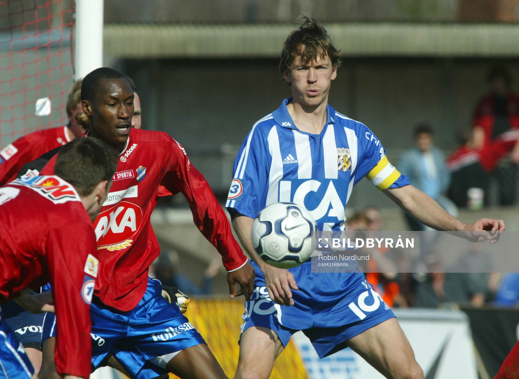  Magnus Erlingmark, Göteborg och Atiba Hutchinson, Öster.