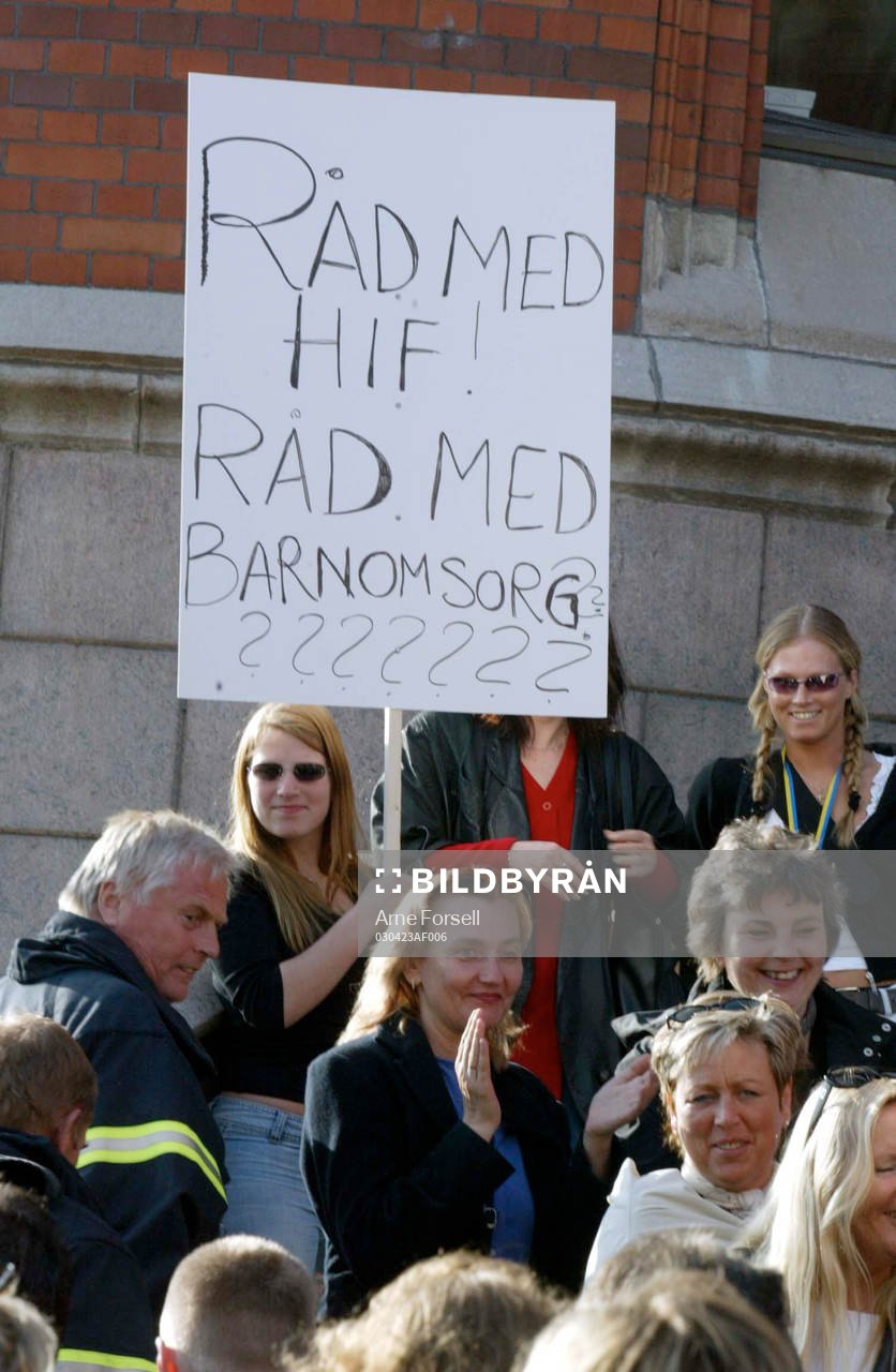 På trappan vid Rådhuset i Helsingborg demonstrerade