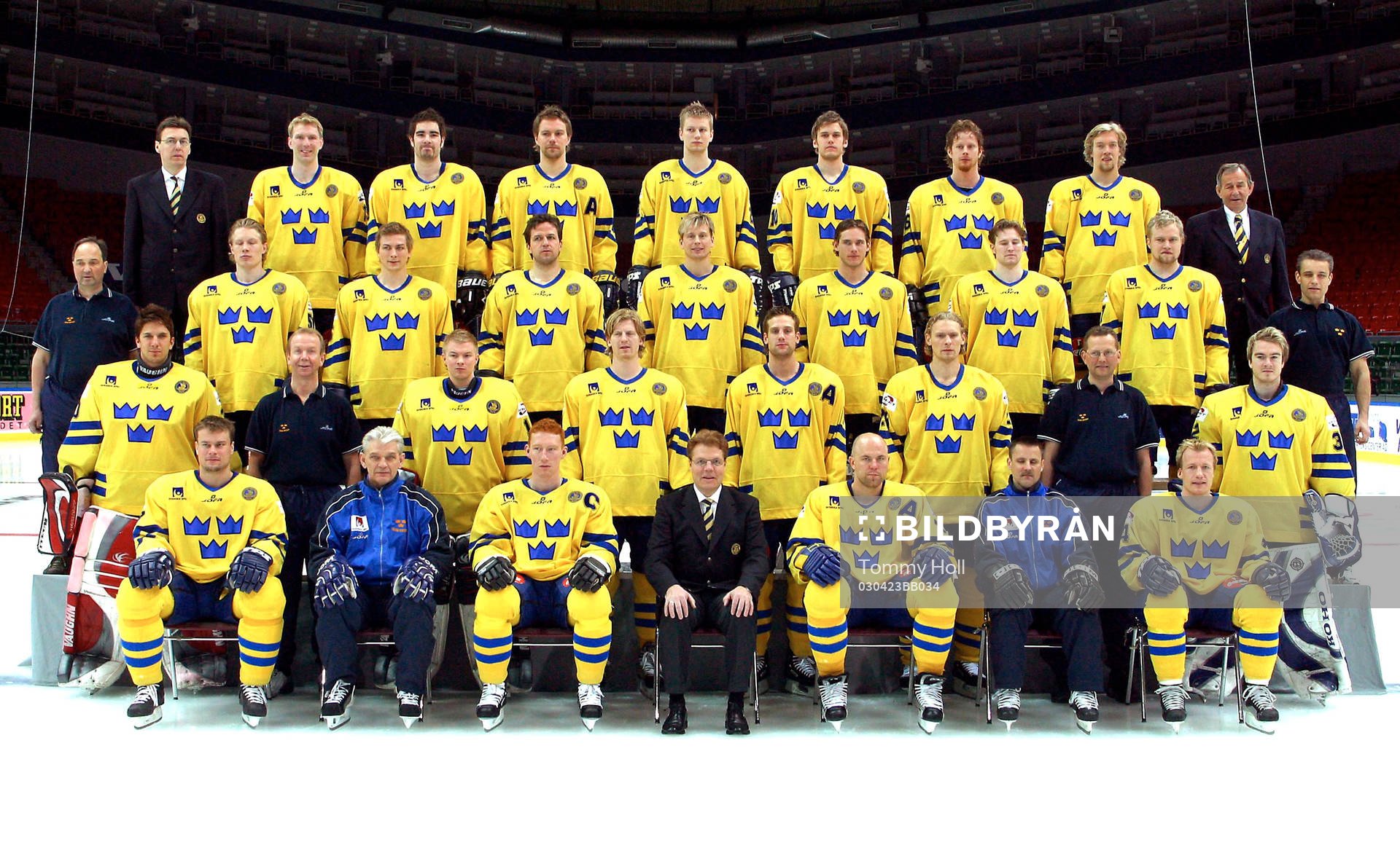 Fjärde raden fr v; Anders Antonsson, pressvärd, Peter