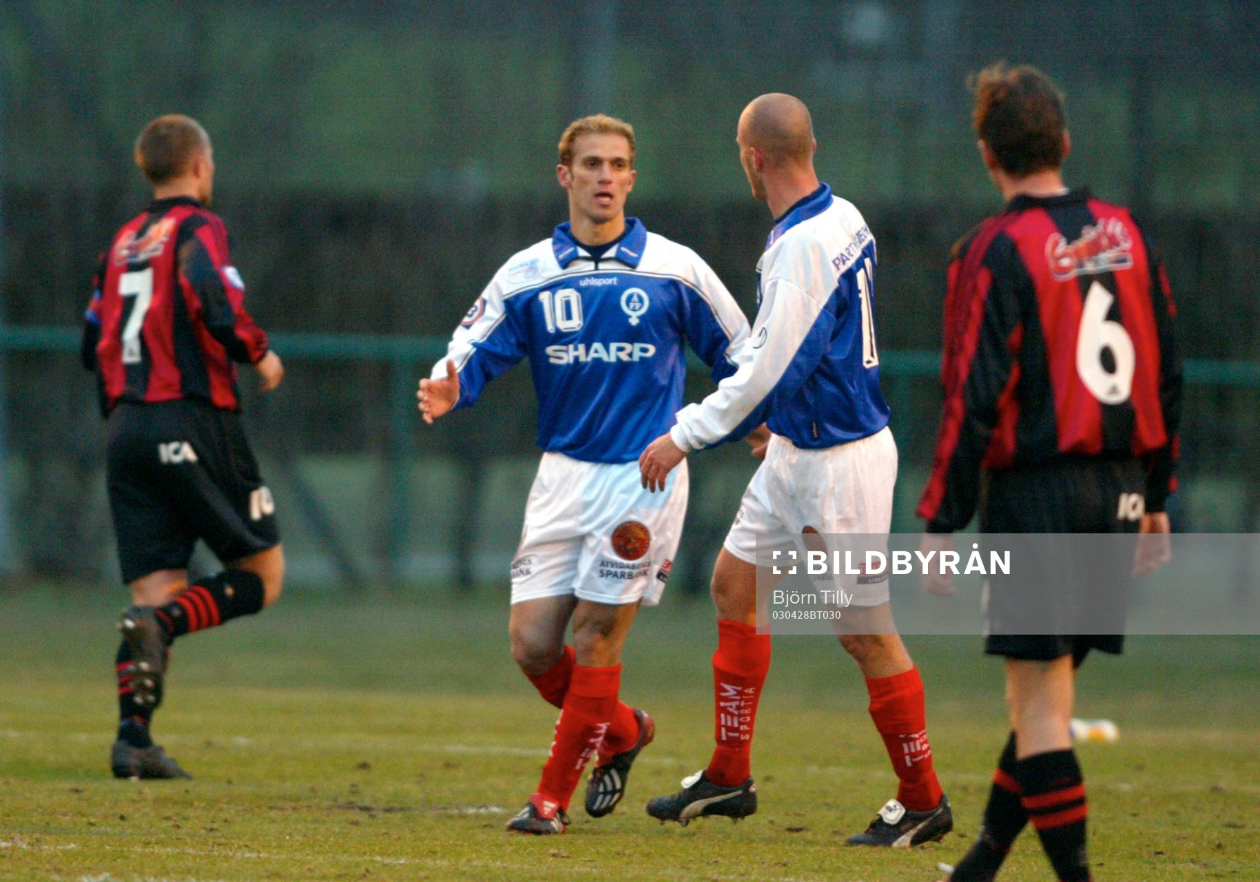 Matchvinnaren Imad Shhadeh gratuleras