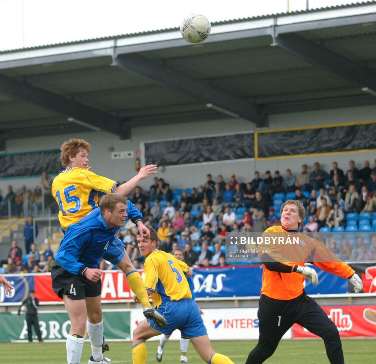 Johan Andersson mycket nära att nicka mål, målvakten ute