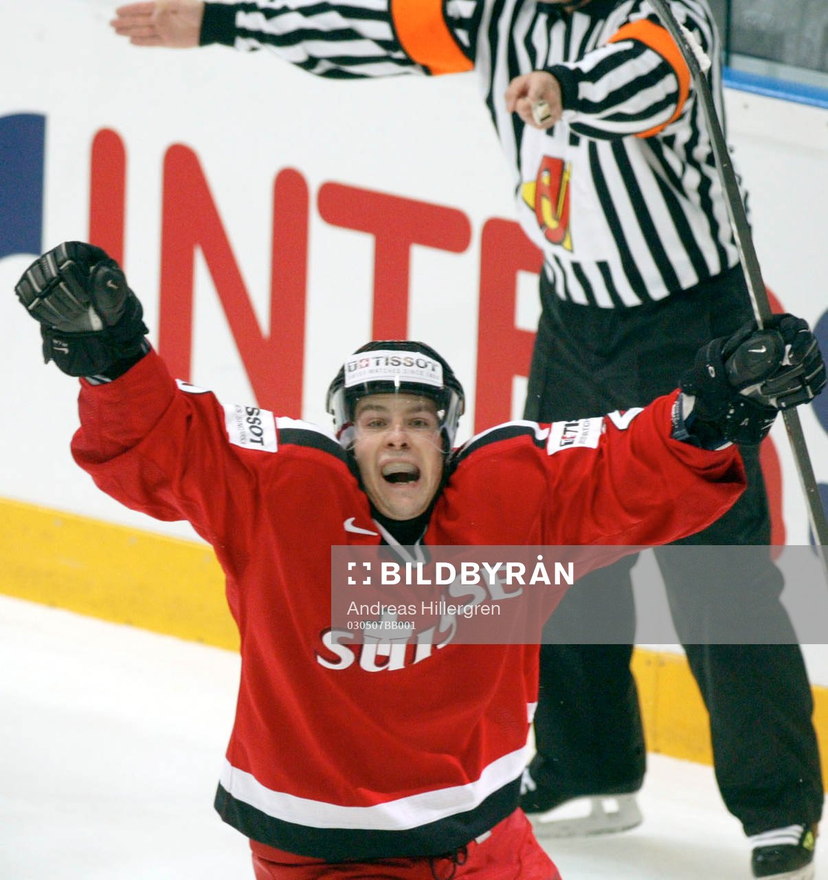 Martin Pluss, Schweiz, gör 1-0 för Schweiz, jubel
