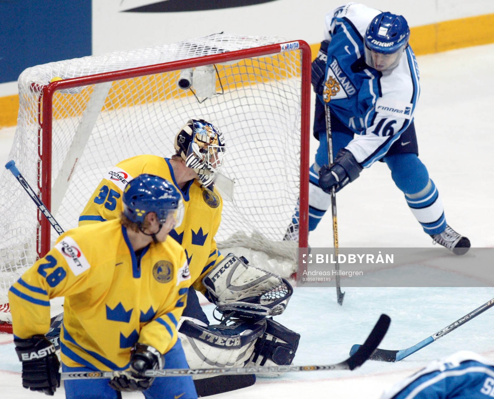 kvartsfinal, Ville Peltonen, klipper till bakom Tommy Salo,