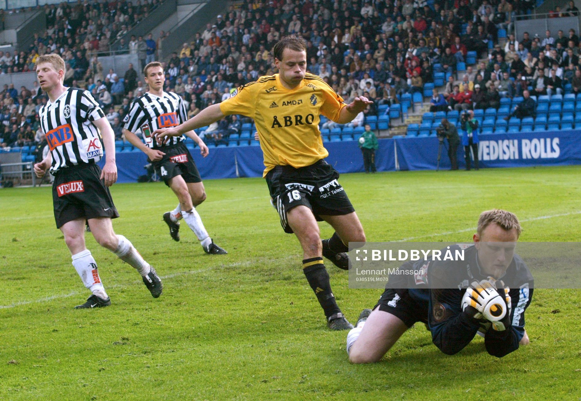 Andreas Alm, AIK och Mats Svensson, målvakt, Landskrona.