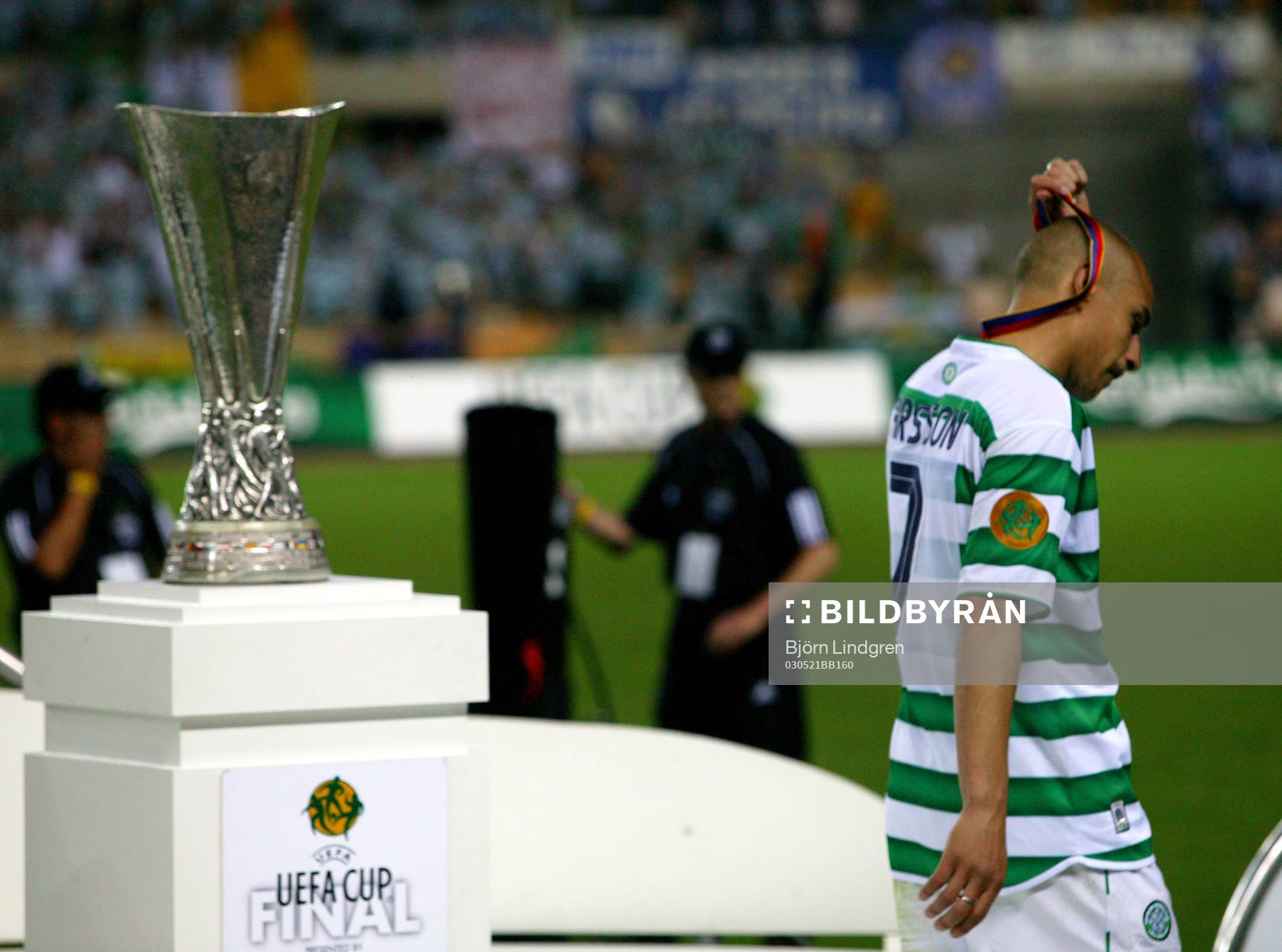 Henrik Larsson går förbi