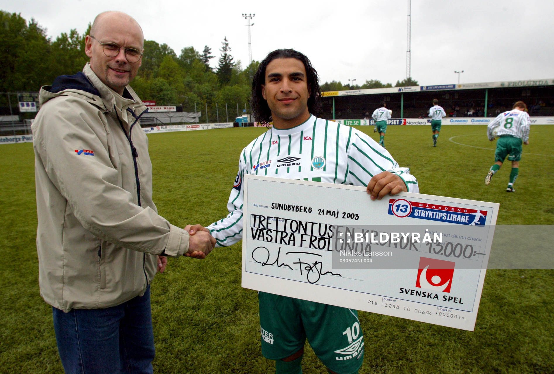 Arash Bajat, Frölunda prisades som månadens