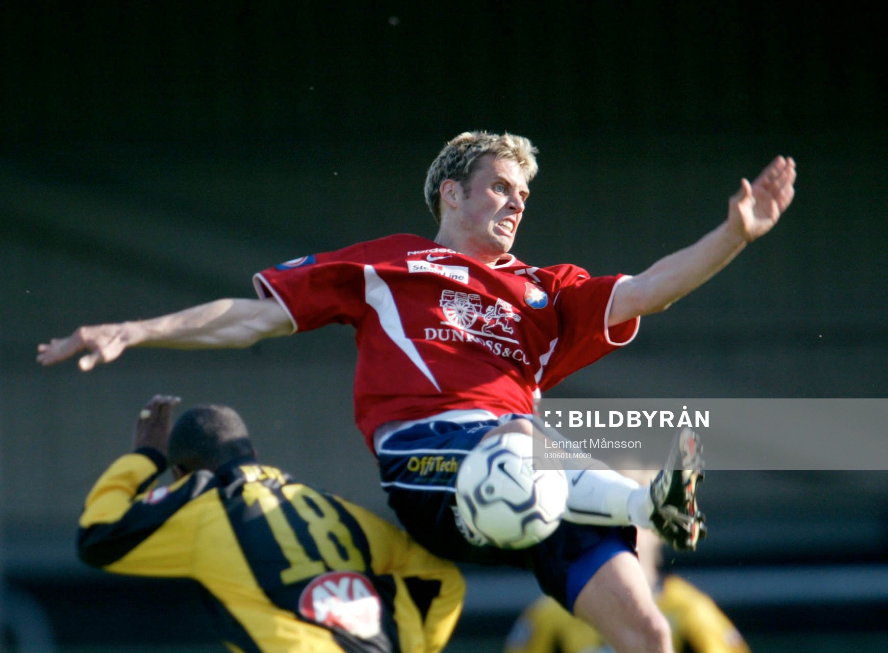 Marcus Dahlin faller över Dede